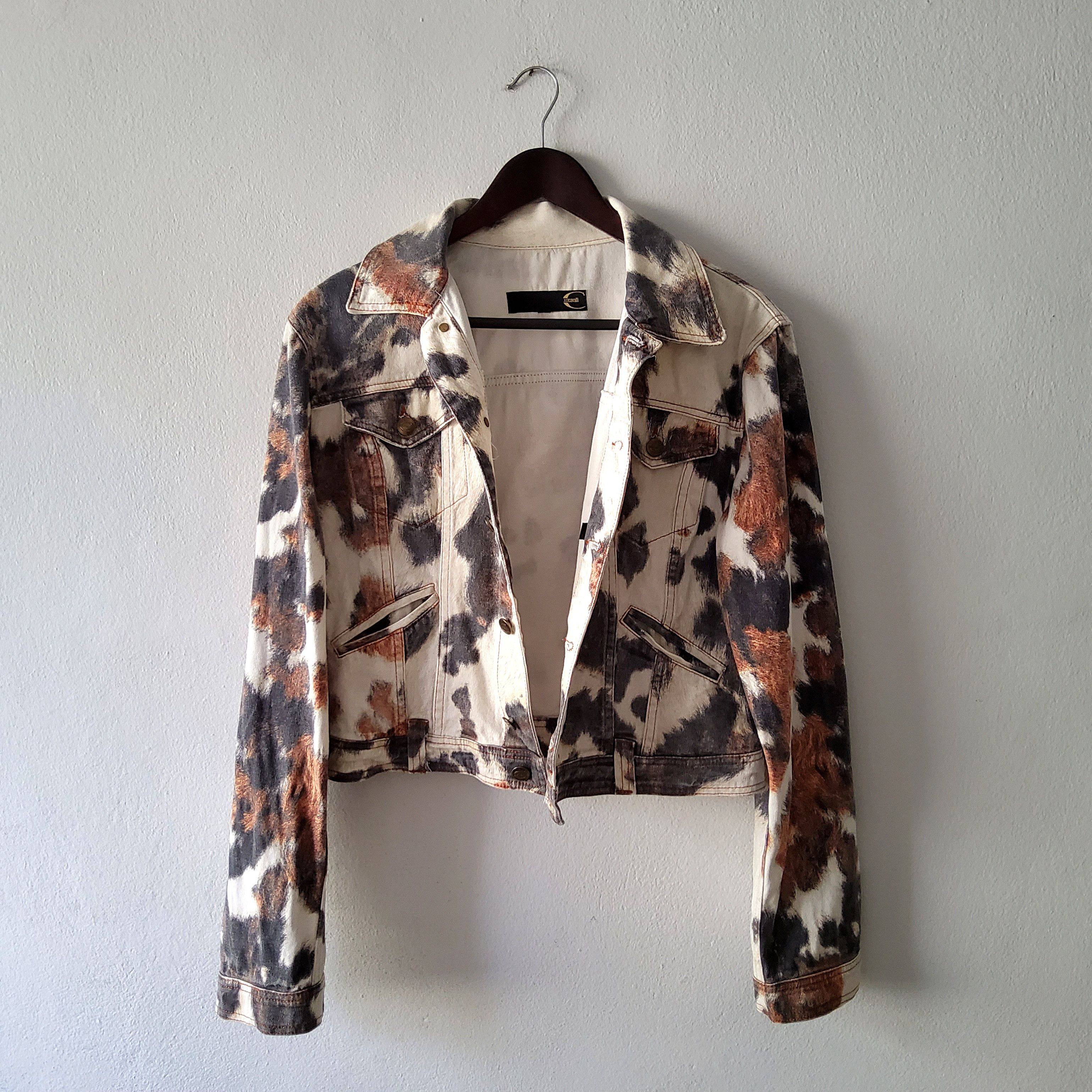 Roberto Cavalli Roberto Cavalli rare vintage SS 2004 cow print denim jacket Size L / US 10 / IT 46 - 3 Thumbnail