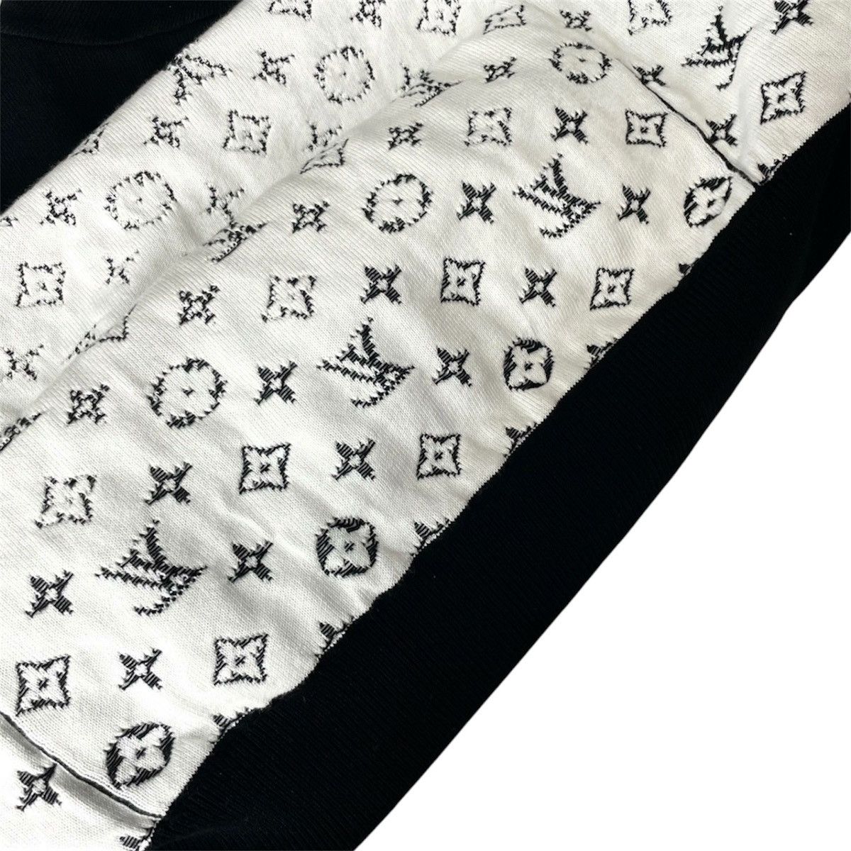 Louis Vuitton Louis Vuitton M Gradient Monogram Hoodie Size US M / EU 48-50 / 2 - 5 Thumbnail