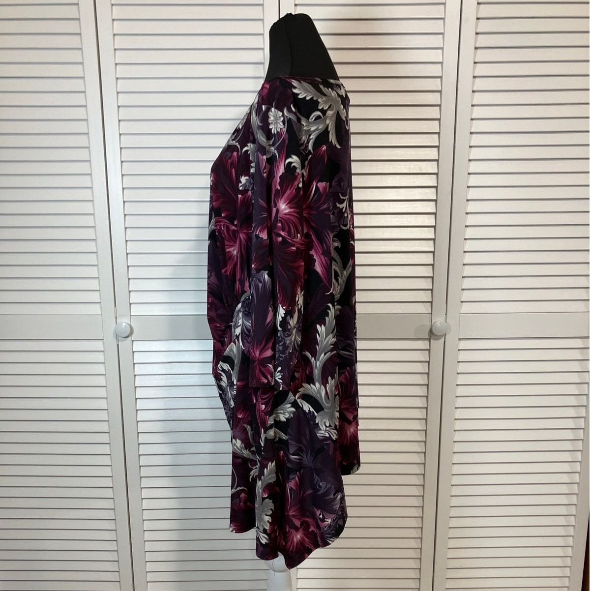 Other Dressbarn Purple Floral Curvy Flowy Tunic Blouse 2X Size XXL / US 16-18 / IT 52-54 - 2 Thumbnail