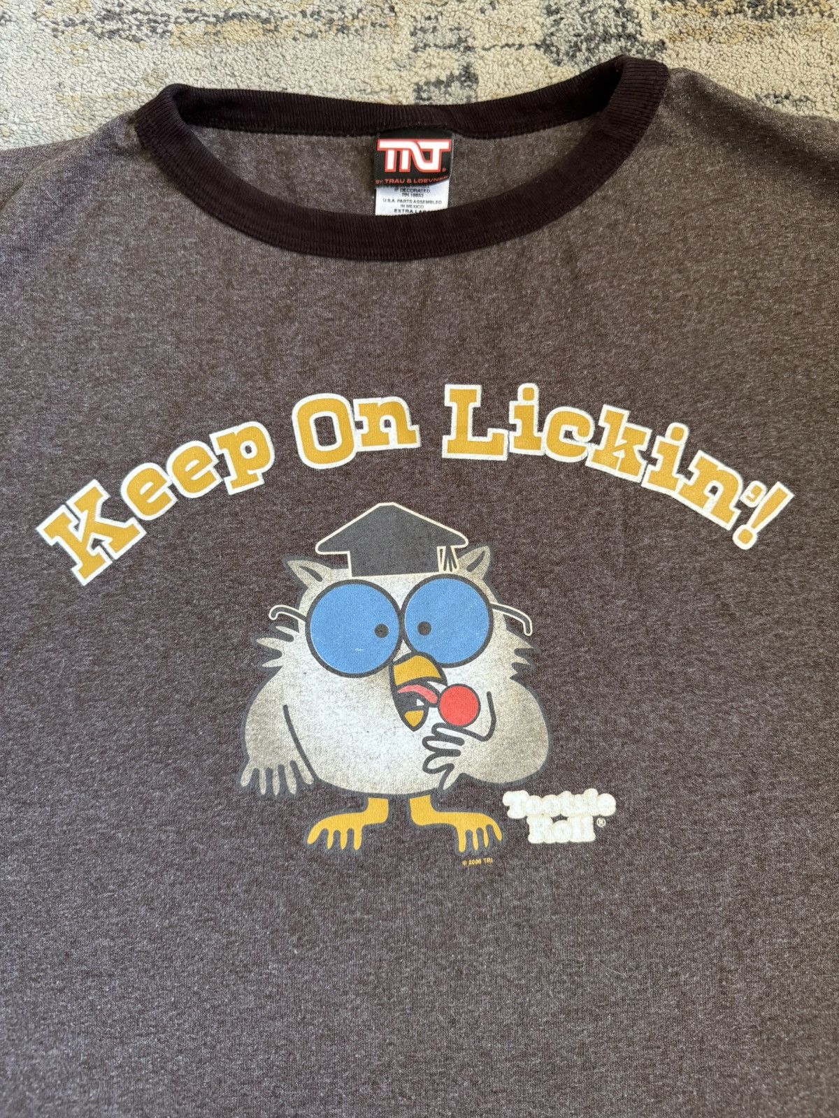 Vintage TNT 2006 Ringer Tootsie Roll Graphic Tee Size US XL / EU 56 / 4 - 2 Thumbnail