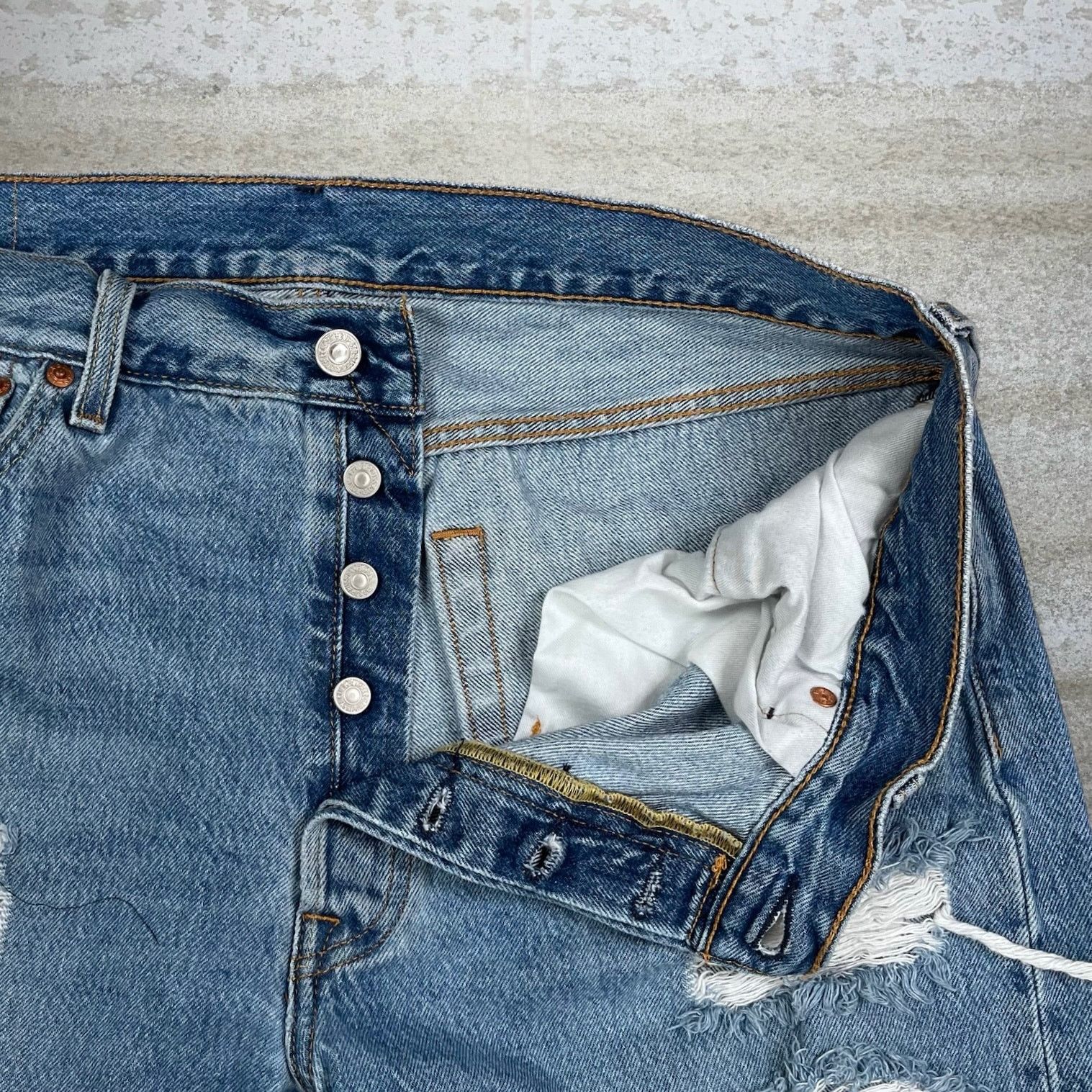 Levi's Vintage Y2K Levis Jeans 501 36x32 Straight Fit Medium Wash Size US 36 / EU 52 - 5 Thumbnail