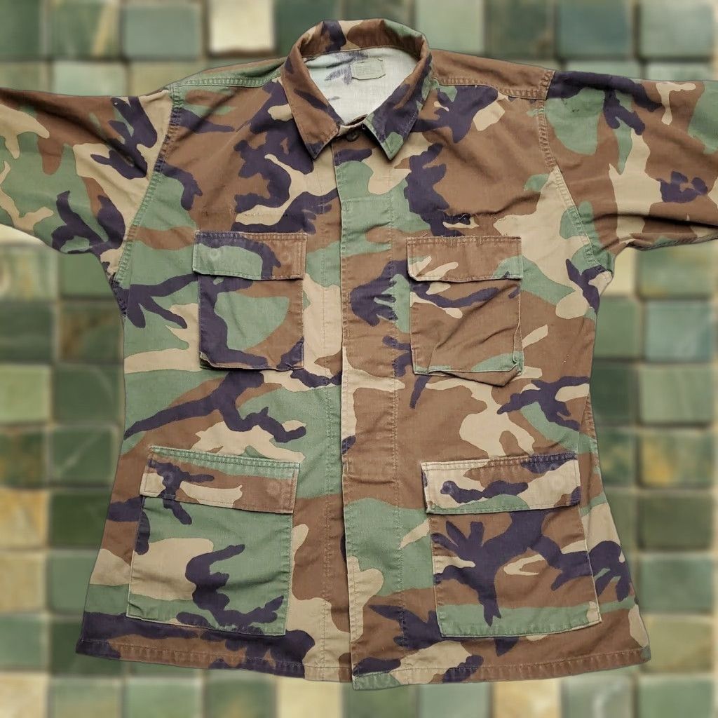 Industrie VINTAGE Woodland Camo Shirt Mens M REG Camooflage Military Army Casual All Seasons EA Industries Mens Shirt Size US M / EU 48-50 / 2 - 1 Thumbnail
