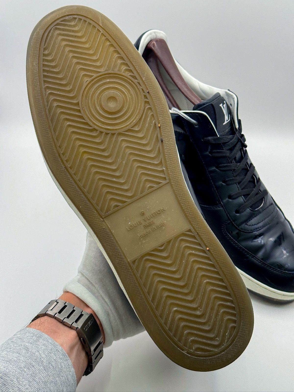 Louis Vuitton Louis Vuitton Rivoli Monogram Leather Sneakers Size US 11 / EU 44 - 15 Thumbnail
