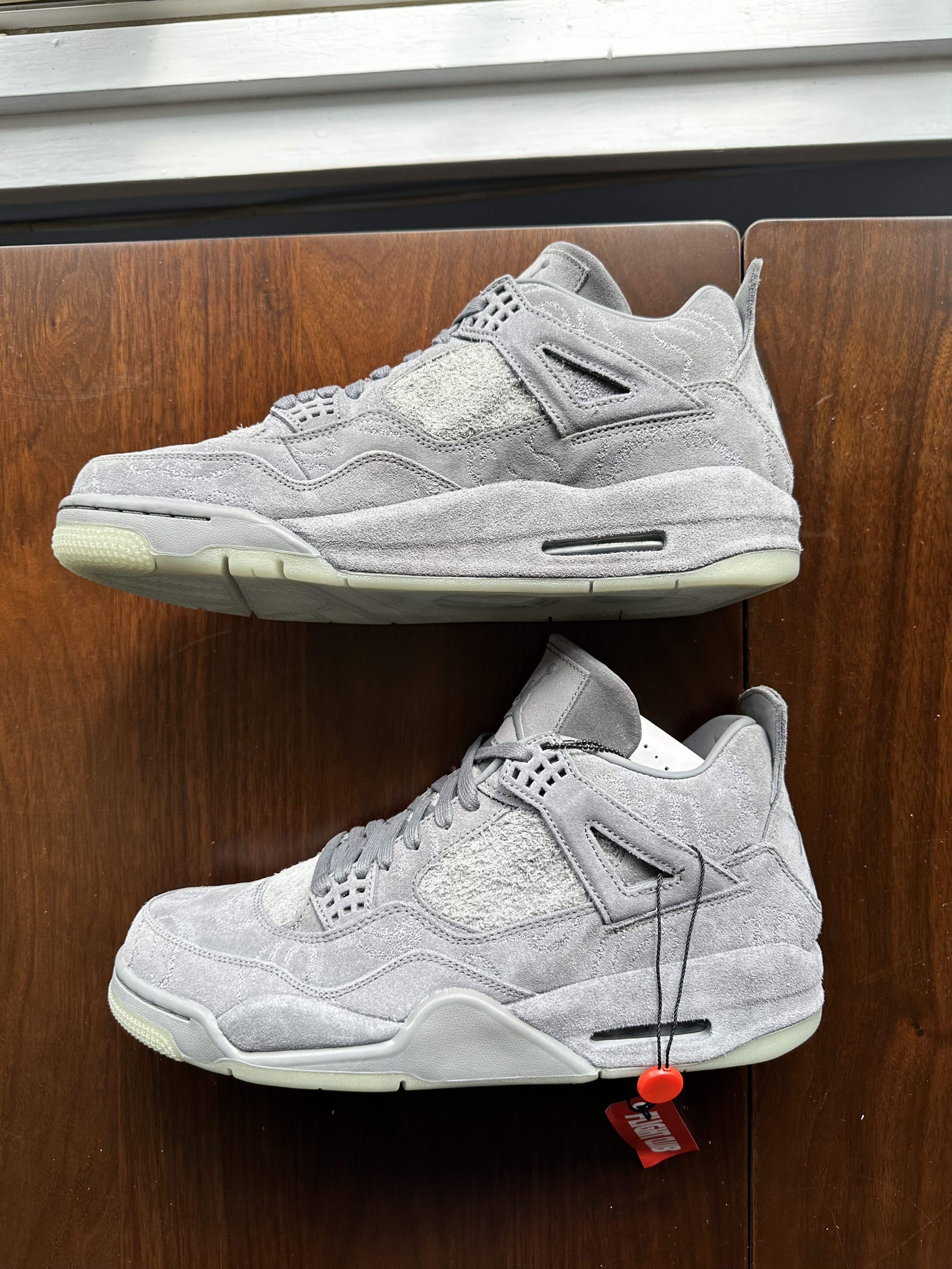 Jordan Brand JORDAN 4 RETRO KAWS Size US 11 / EU 44 - 8 Thumbnail