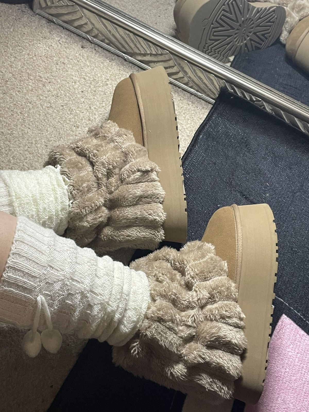 Ugg UGG Sherpa Corduroy Boots size 8 (38euro) Size US 8 / IT 38 - 6 Thumbnail