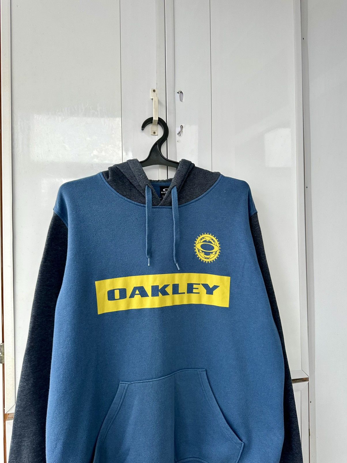 Oakley Vintage Oakley Hoodie Yellow Print Centre Size US XL / EU 56 / 4 - 5 Thumbnail
