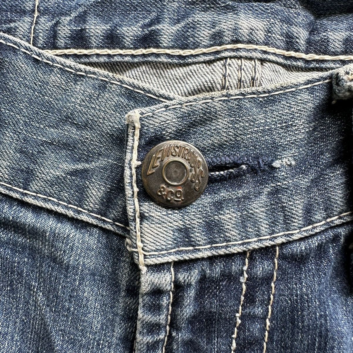Levi's Vintage Levis Buckle Distressed Faded Denim Jean Pant W32 Size US 32 / EU 48 - 6 Thumbnail