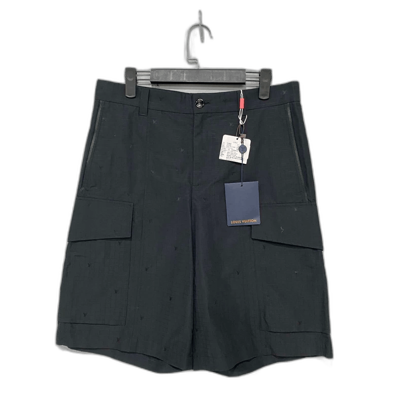 Louis Vuitton New Louis Vuitton Loose Cargo Shorts-yf Size US 44 / EU 60 - 1 Thumbnail