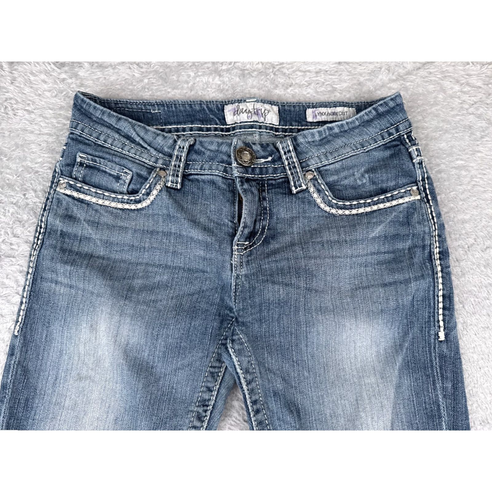 Vintage Daytrip Women's Blue Denim Jeans 28x31 Bootcut Low Rise Stretch Cotton Vintage 90s Designer Size 28" / US 6 / IT 42 - 4 Thumbnail