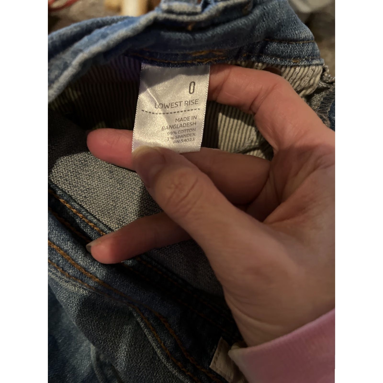 Old Navy Vintage Old Navy Lowest Rise Medium Blue Jean Size 0 Bermuda Shorts Size 25" / US 0 / IT 36 - 4 Thumbnail