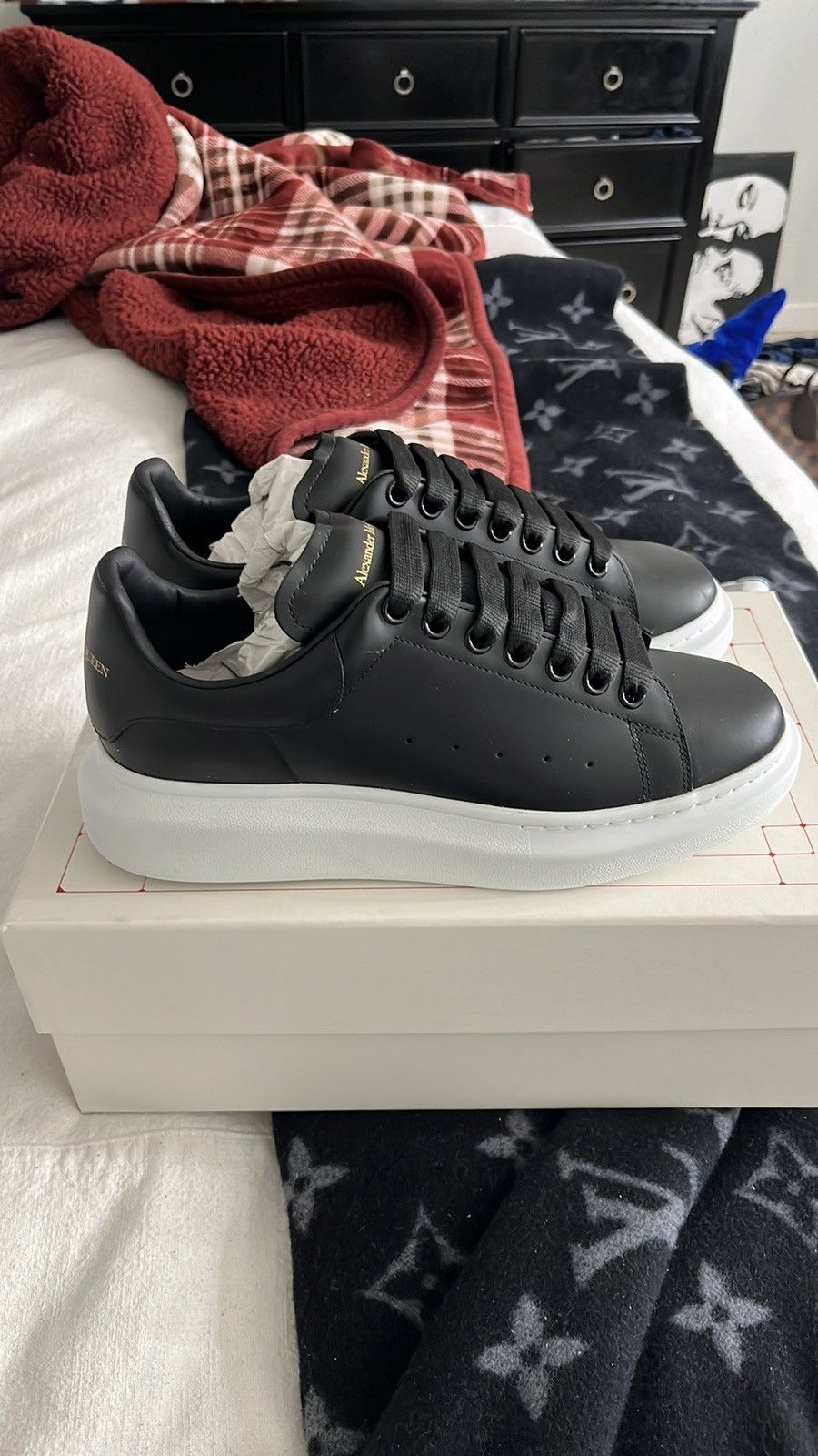 Alexander McQueen Alexander McQueen Oversized Sole Sneaker Size US 9 / EU 42 - 1 Thumbnail