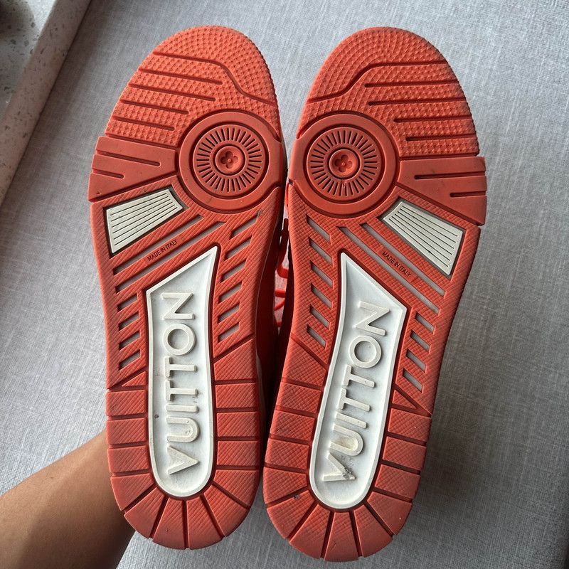 Louis Vuitton Louis Vuitton Trainer Low Top Fashion Sneakers for Men -250 Size US 9 / EU 42 - 4 Thumbnail