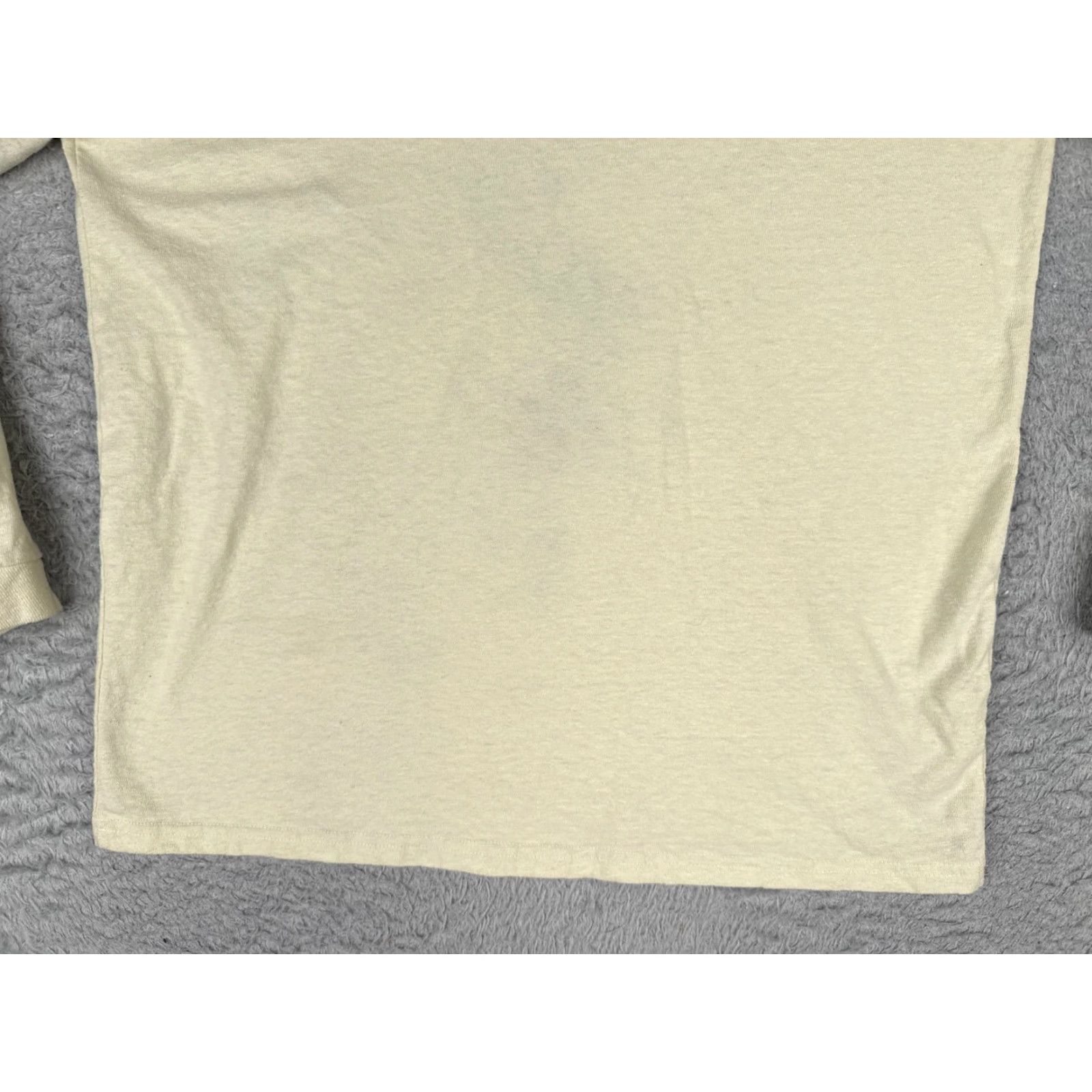 Patagonia Patagonia Shirt Mens Small Yellow Crew Neck Long Sleeve P-6 Logo Tagless Tee Size US S / EU 44-46 / 1 - 5 Thumbnail