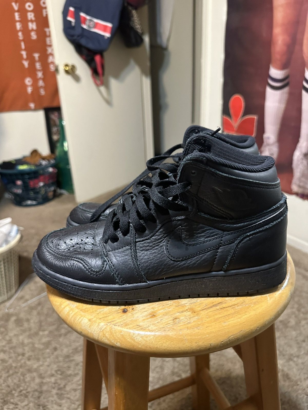 Nike Vintage Nike Air Jordan 1 “triple black” 2017 size 6 Size US 6 / EU 39 - 4 Thumbnail