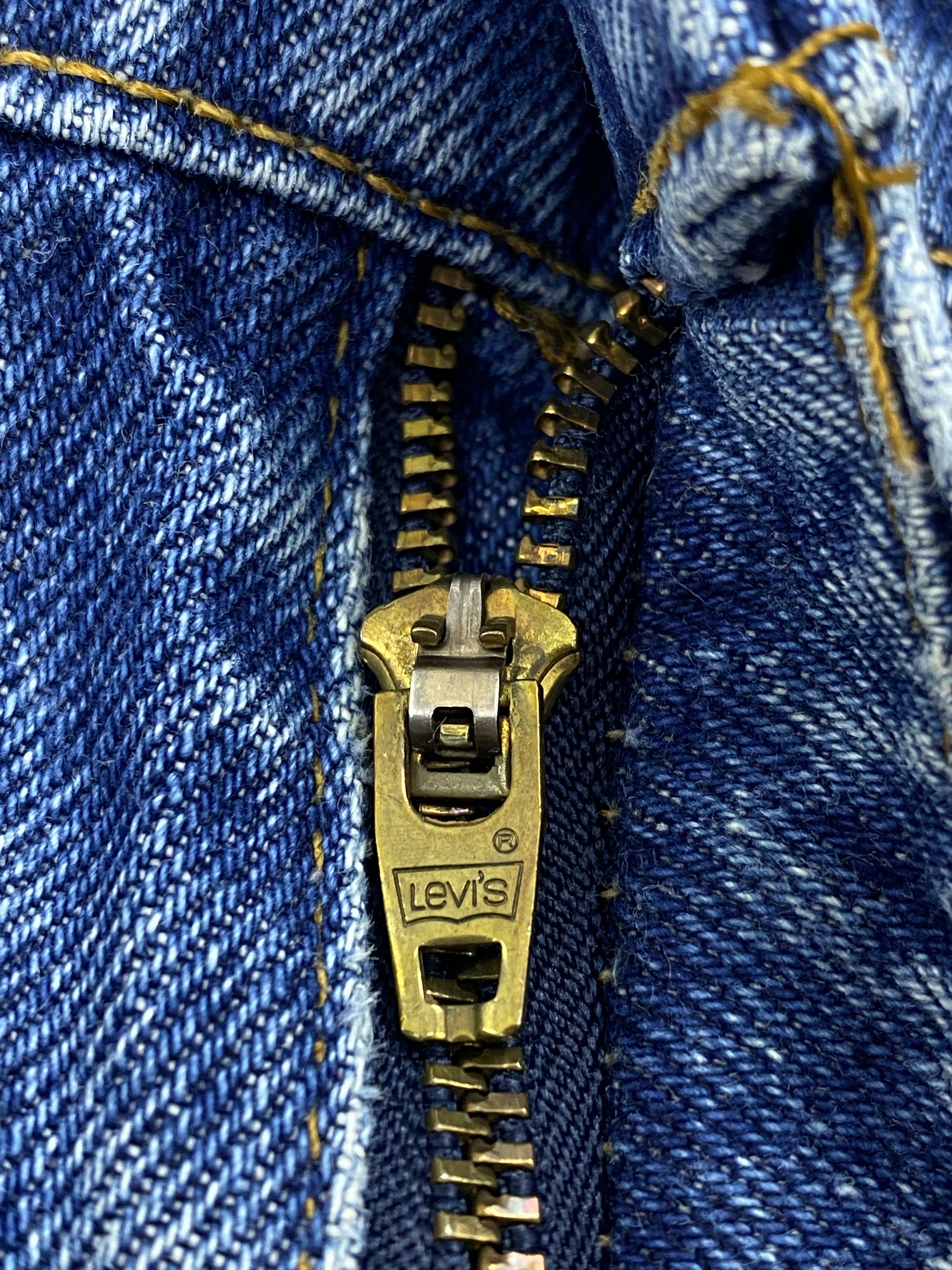 Levi's × Vintage Vintage 80s Levi's 505 Faded Blue Denim Jeans Size US 36 / EU 52 - 13 Thumbnail