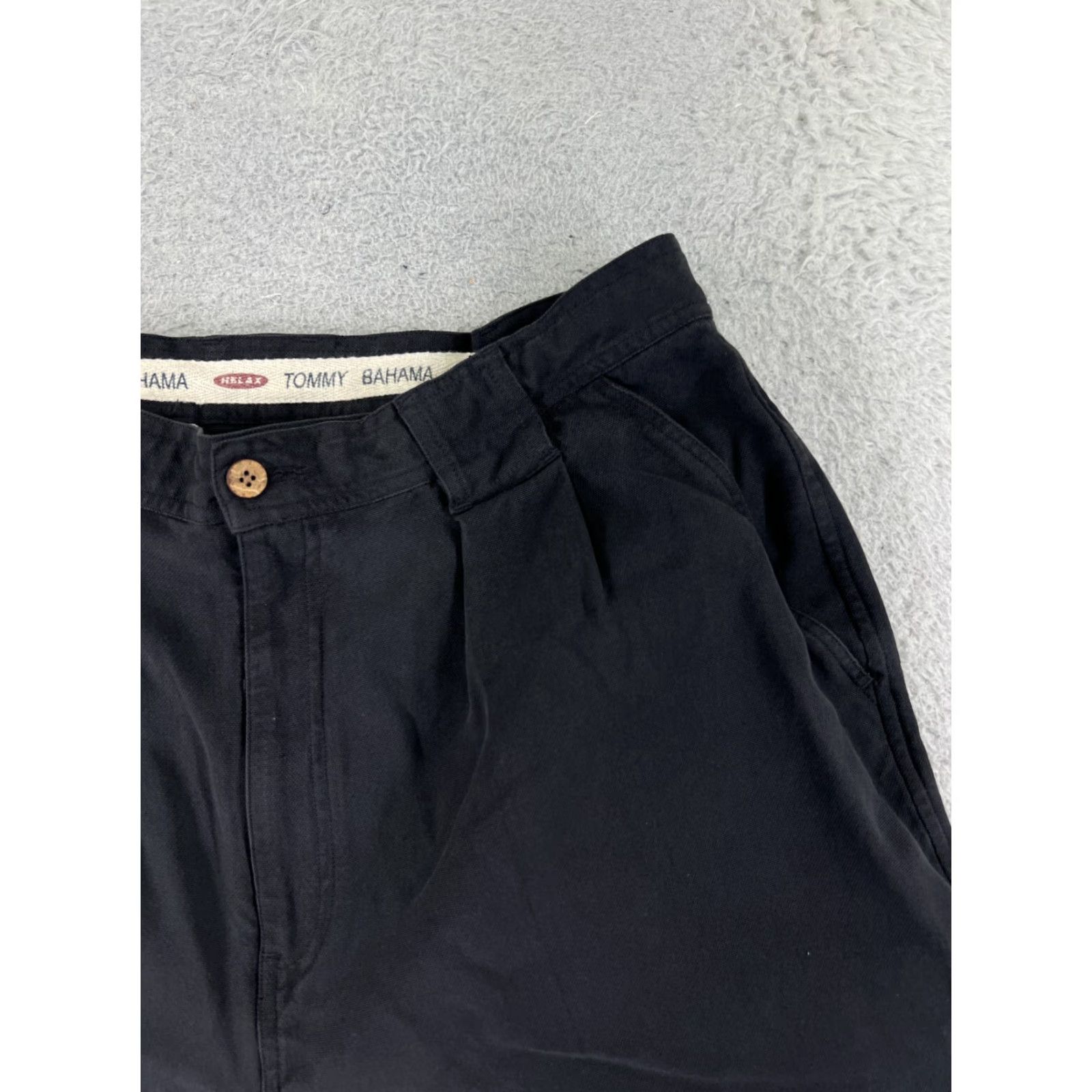 Tommy Bahama Tommy Bahama Shorts Men 34 Black 100% Silk Pleated Golf Vacation Beach Bermuda Easy Care Quick Dry Pockets Logo Solid Size US 34 / EU 50 - 5 Thumbnail