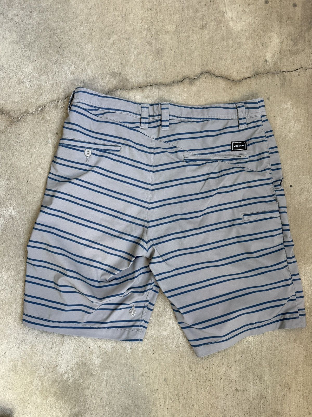 Volcom Volcom Striped Boardshorts Size US 33 - 2 Thumbnail