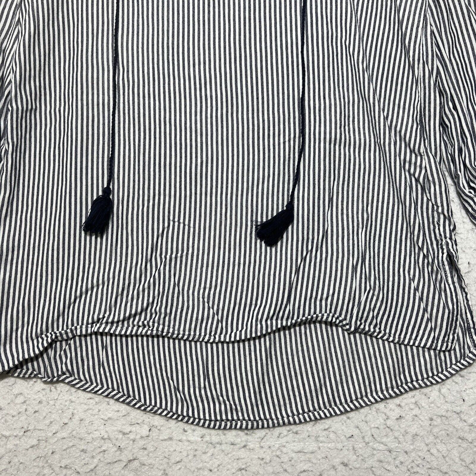 Old Navy Old Navy Tunic Small Tasseled 3/4 Sleeve Blue Striped Blouse Size S / US 4 / IT 40 - 4 Thumbnail