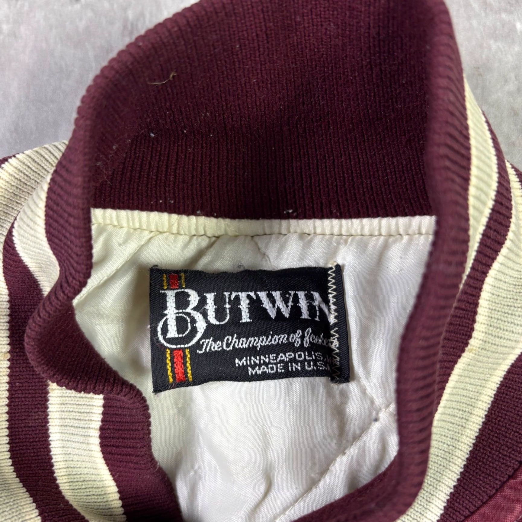 Vintage VINTAGE Butwin Towson Football Satin Varsity Jacket Mens XL Maroon Made in USA Size US XL / EU 56 / 4 - 5 Thumbnail