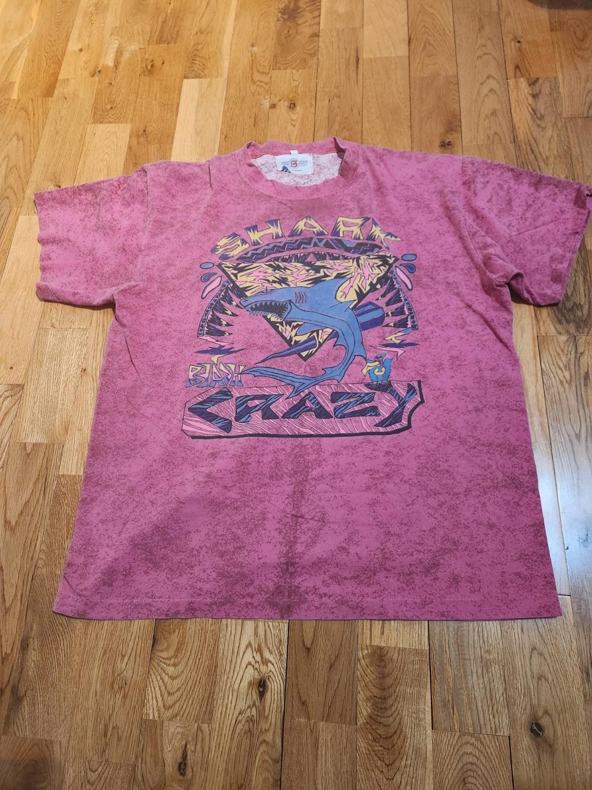 Designer Vintage 90s Shark Crazy Surf T-Shirt Red Men's XL Size US XL / EU 56 / 4 - 1 Thumbnail