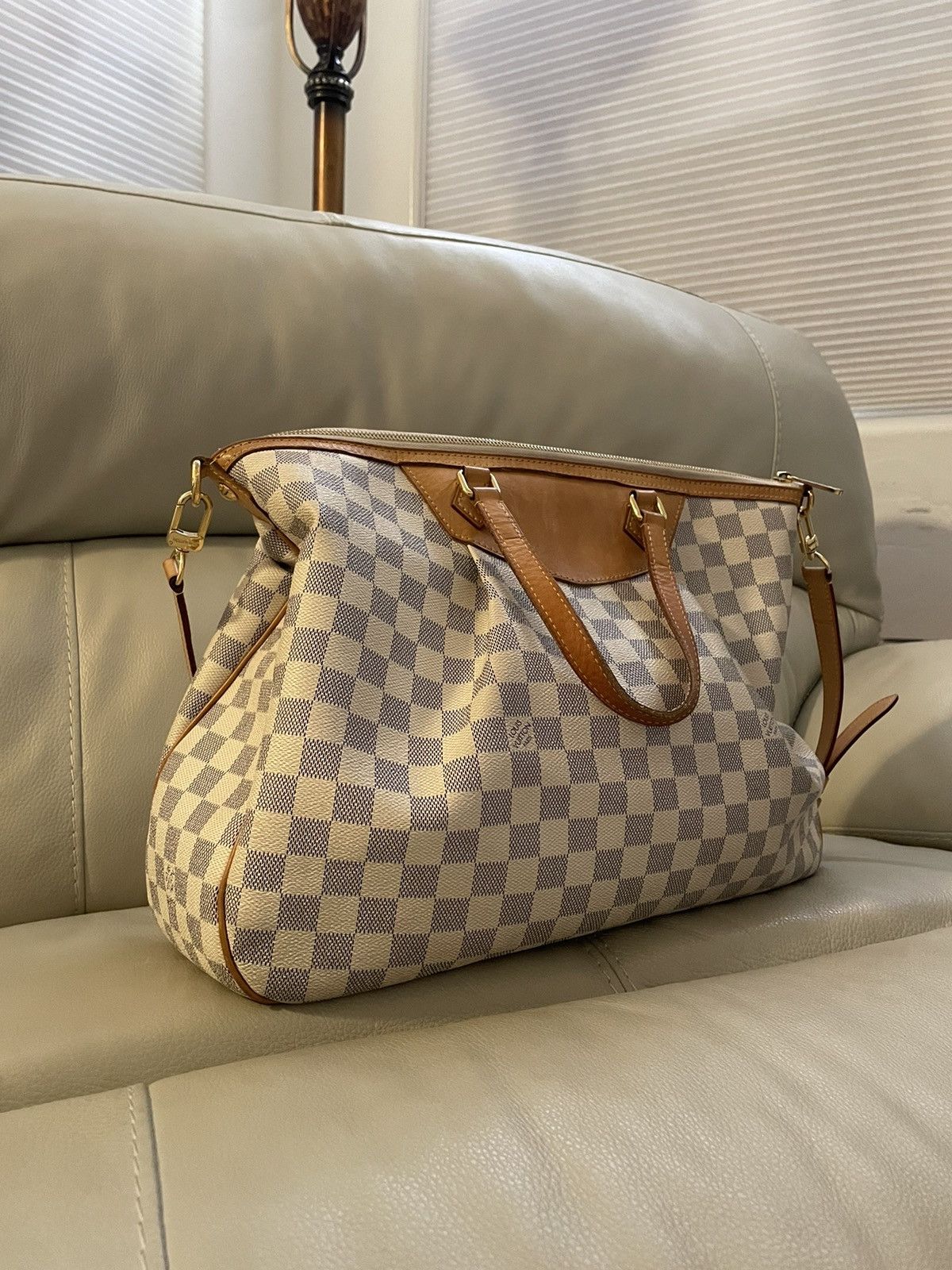 Louis Vuitton Louis Vuitton Damier Azur Siracusa Crossbody Bag Cream Size ONE SIZE - 1 Thumbnail