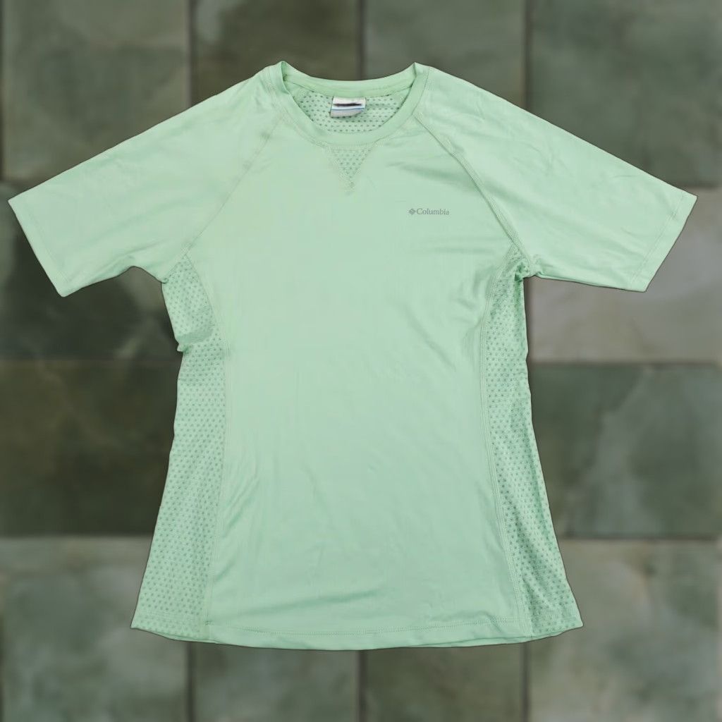 Vintage Columbia Womens Green Running T-Shirt Adult XS Crew Neck Short Sleeve Moisture Wicking Size XS / US 0-2 / IT 36-38 - 1 Thumbnail
