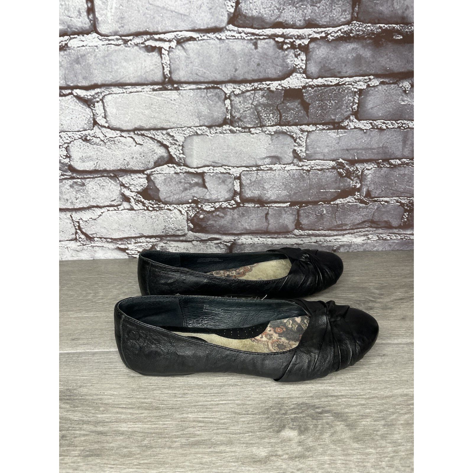 Born Born Lilly Black Leather Slip On Bow Ballet Flats Shoes Wome Size US 8 / IT 38 - 13 Thumbnail