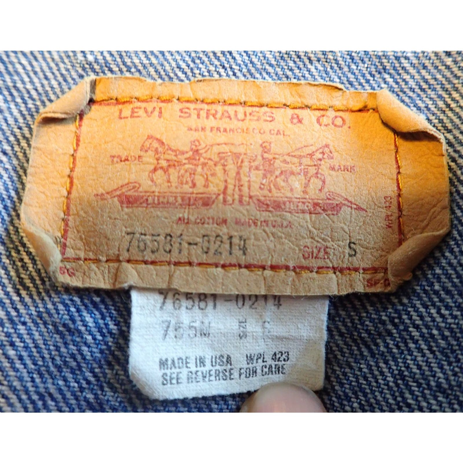 Levi's VINTAGE Levi's Women's Trucker Jacket Adult S Blue Distressed Denim 80s Retro Western Steampunk USA Size S / US 4 / IT 40 - 3 Thumbnail