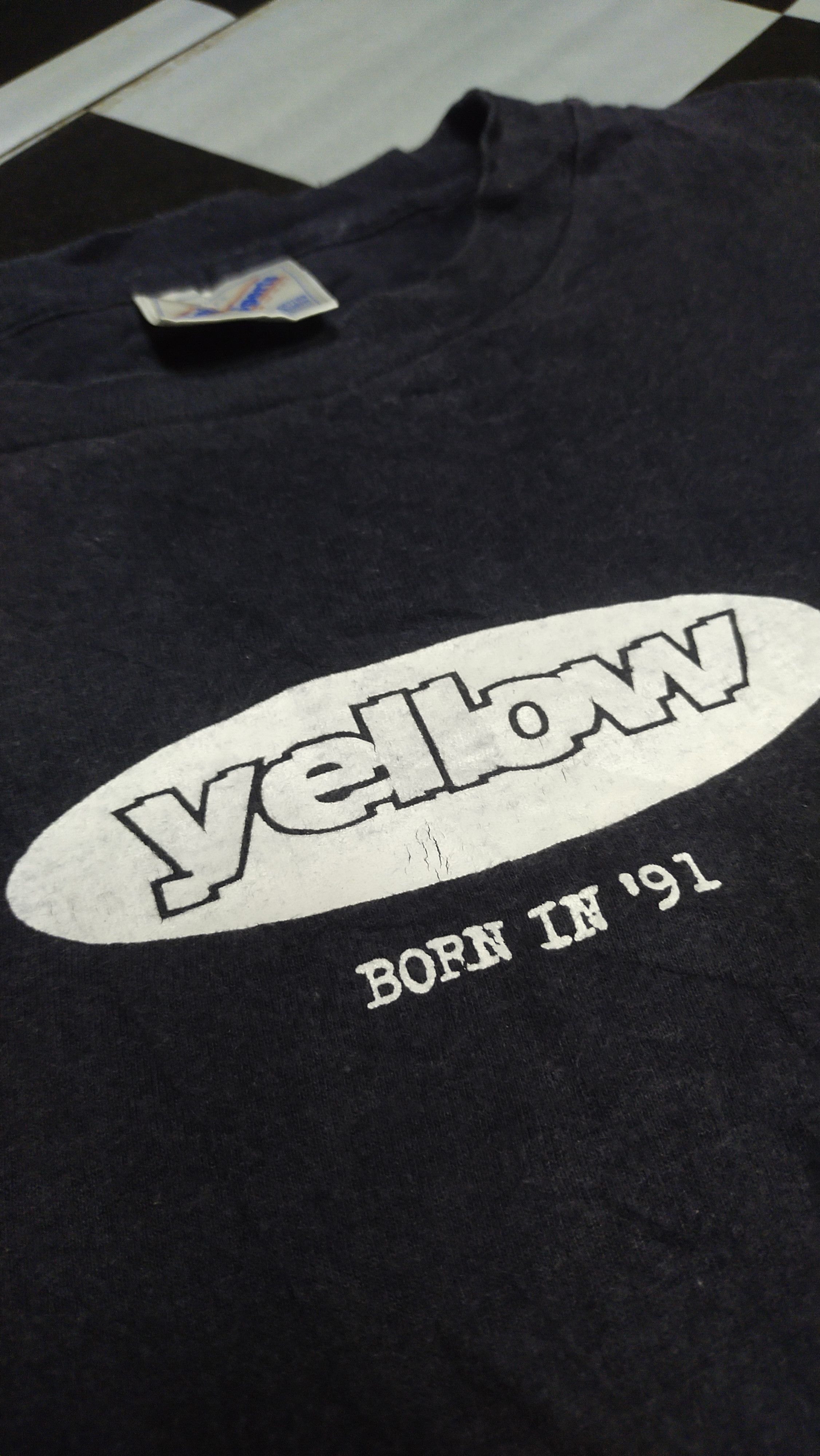 Vintage VINTAGE YELLOW BORN IN 91 TEE Size US M / EU 48-50 / 2 - 2 Thumbnail