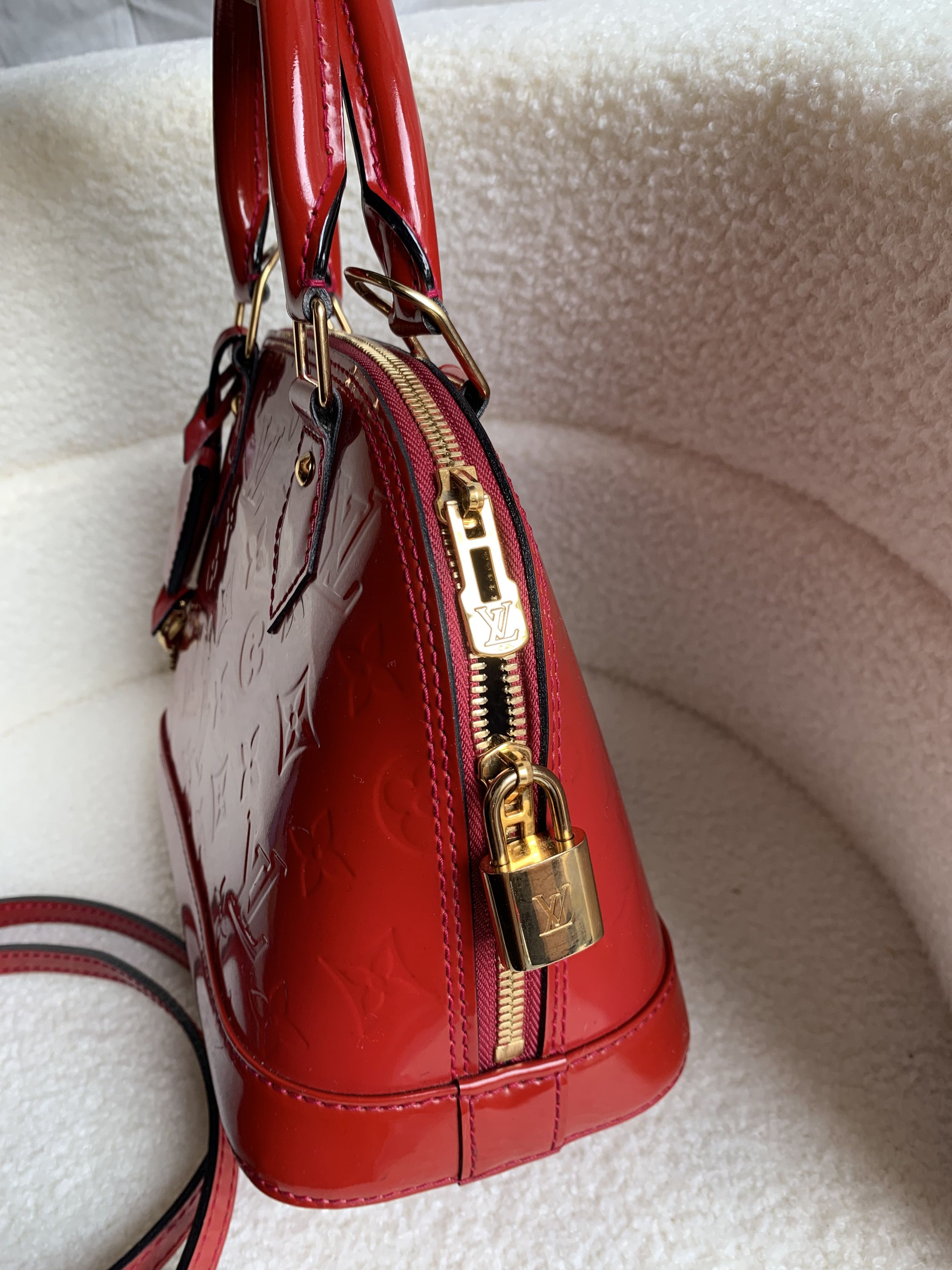 Louis Vuitton Authentic Louis Vuitton Alma BB Vernis – Rose Indien Size ONE SIZE - 3 Thumbnail