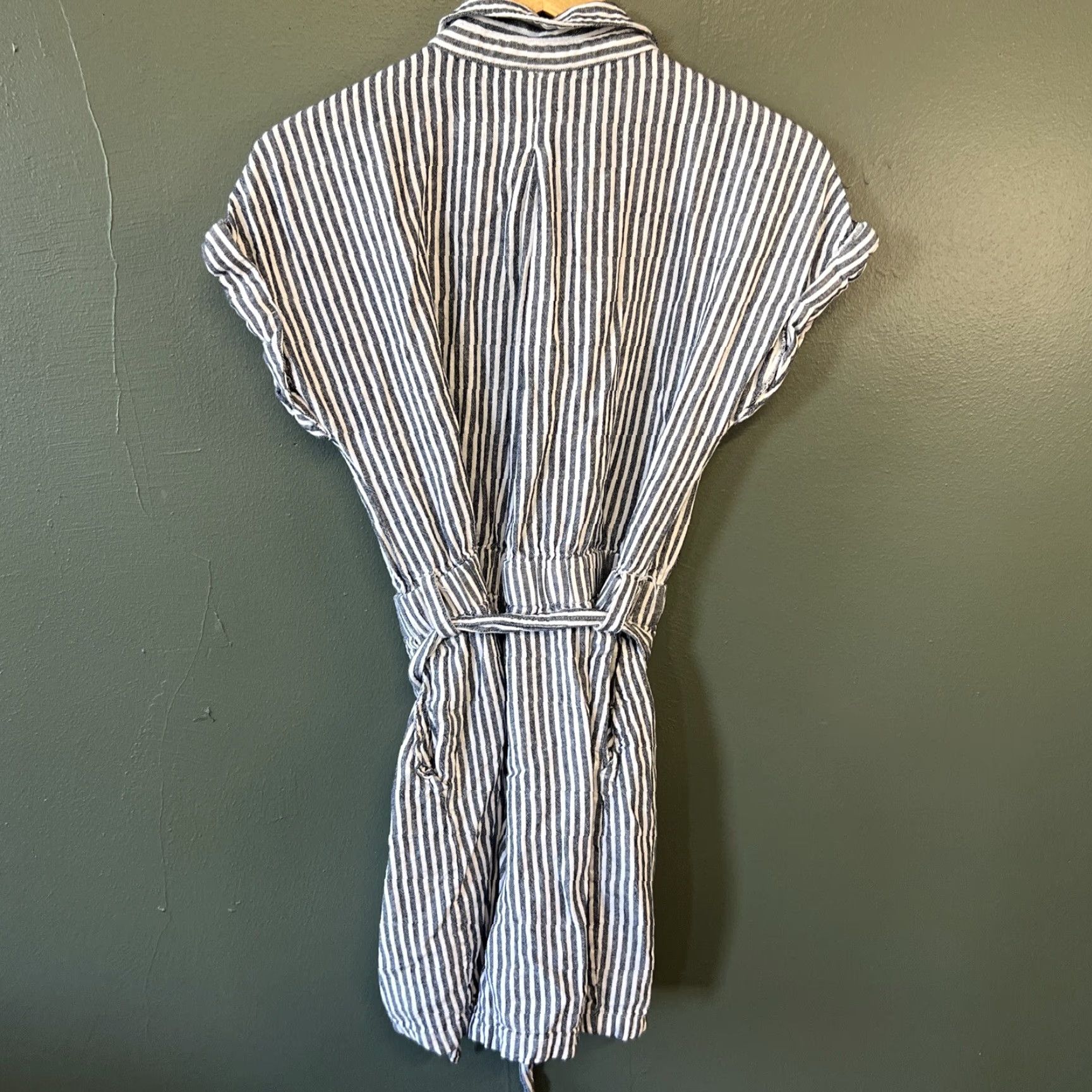 Liz Claiborne Liz Claiborne Romper M Short Sleeve Multicolor Linen Blend Striped Elastic Waist Pockets Button Front Size 32" / US 10 / IT 46 - 3 Thumbnail