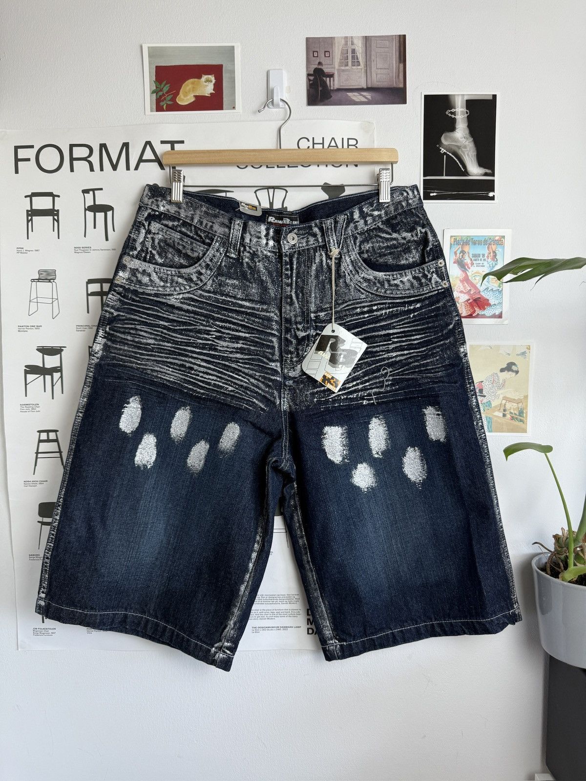 Fubu Vintage y2k Raw Blue baggy denim glitter shorts 36 skate rap Size US 36 / EU 52 - 1 Thumbnail