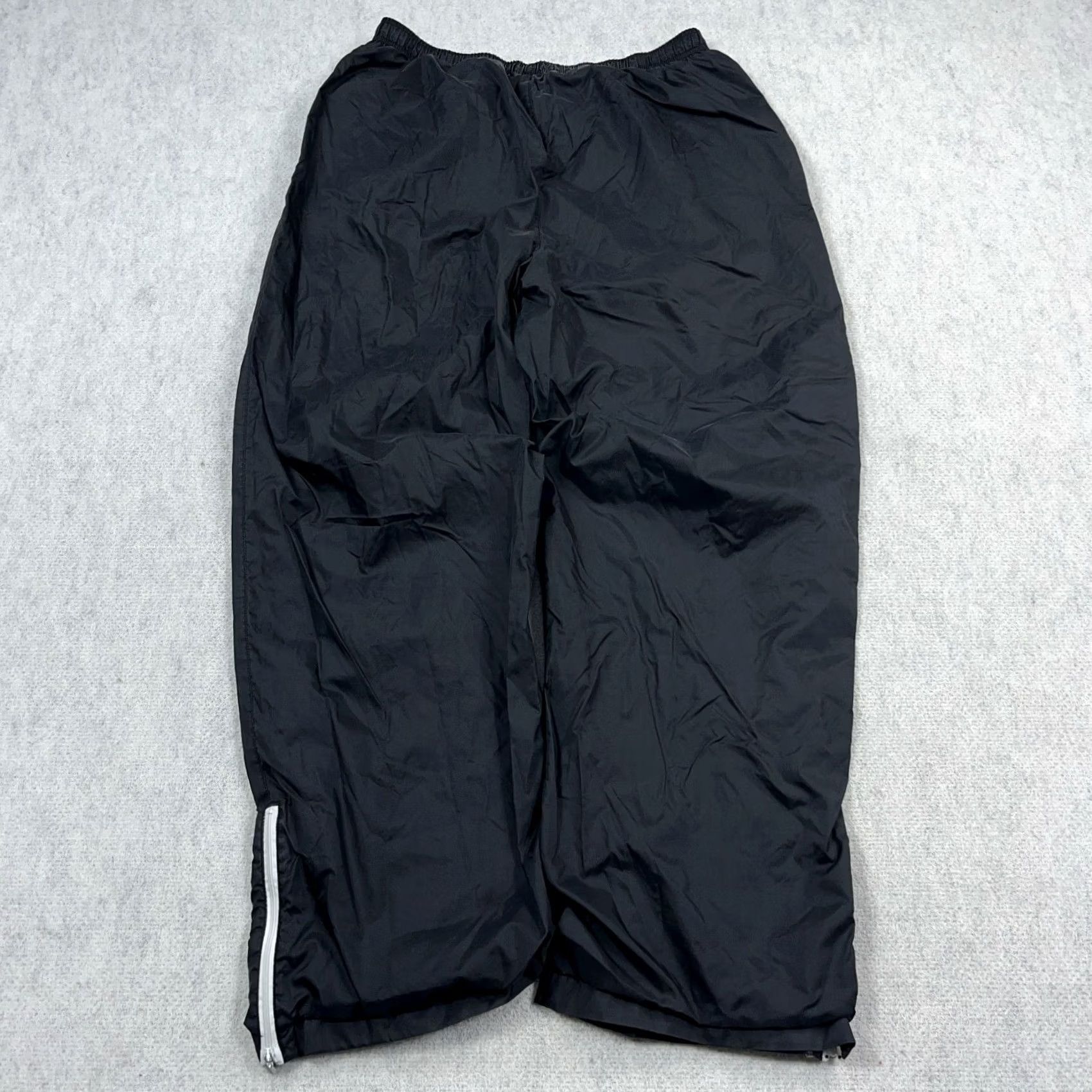 Nike Vintage Nike Pants Women XL Black Windbreakers Track Pants 90s Sportswear Nike Womens XL Black 90s Size 40" / US 18 - 2 Thumbnail