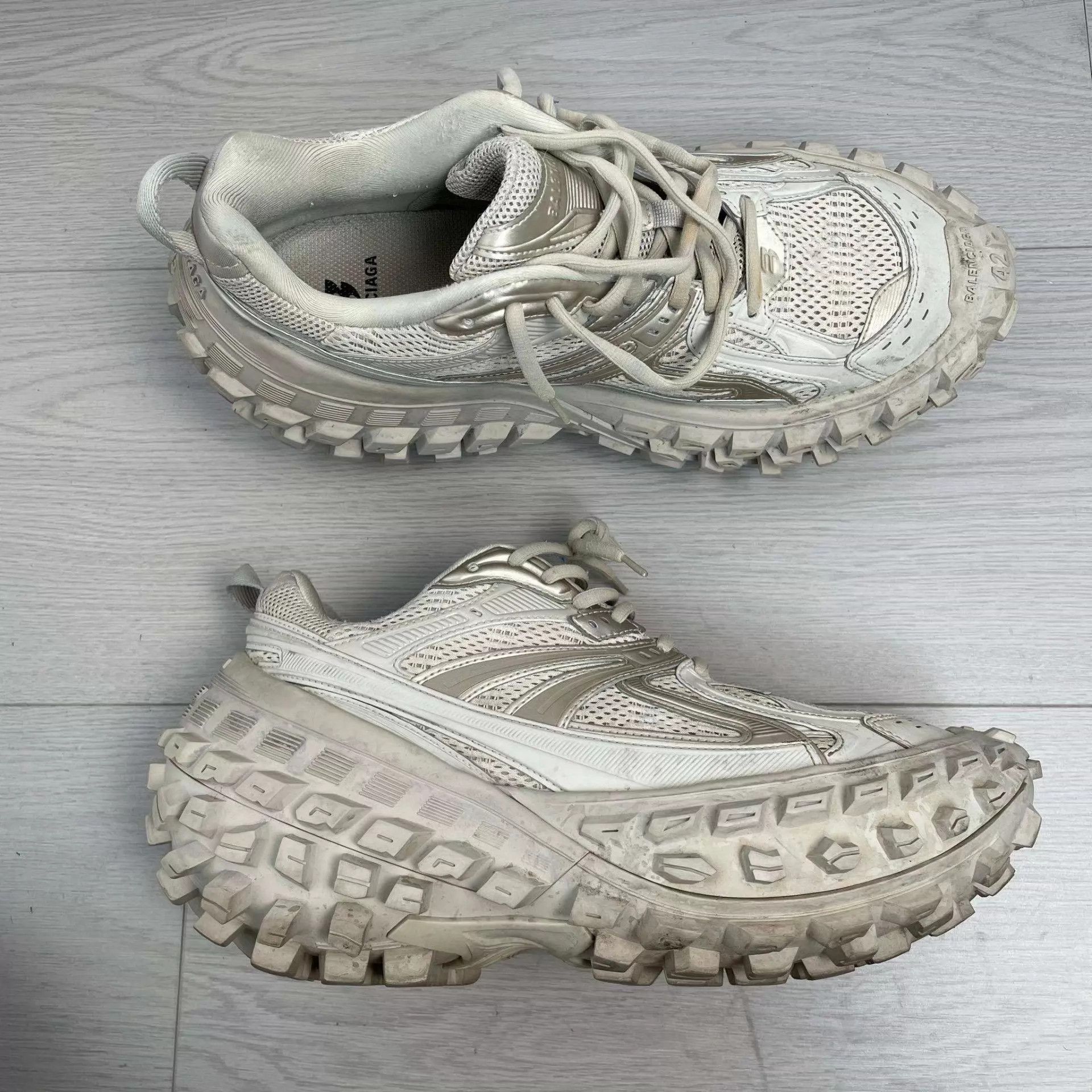 Balenciaga Balenciaga Beige Track Shoe EUR 42 Size US 9 / EU 42 - 3 Thumbnail
