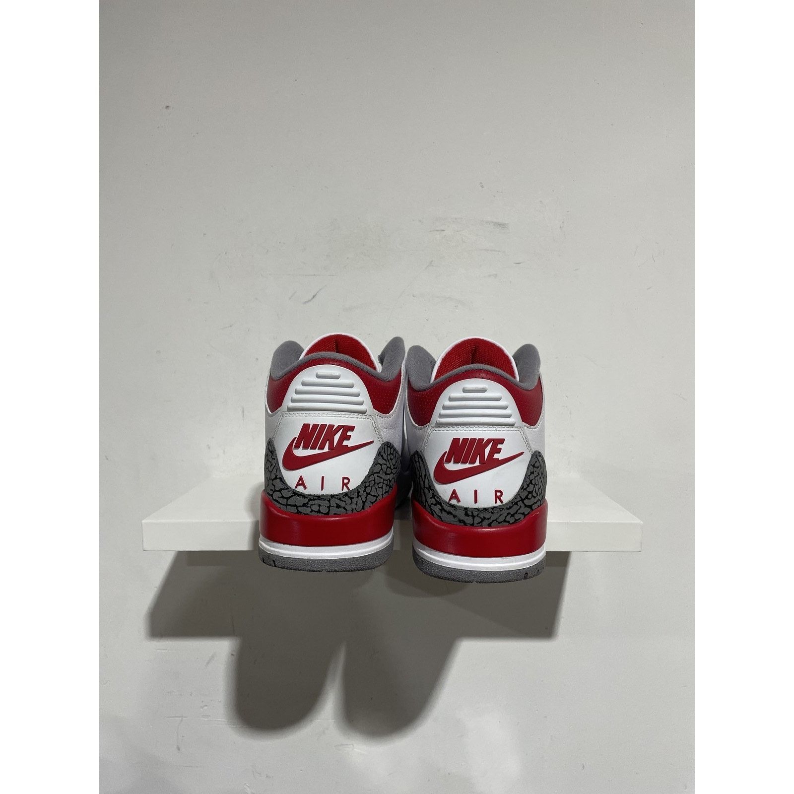 Jordan Brand JORDAN 3 RETRO FRE RED SIZE 11 PREOWNED Size US 11 / EU 44 - 2 Thumbnail