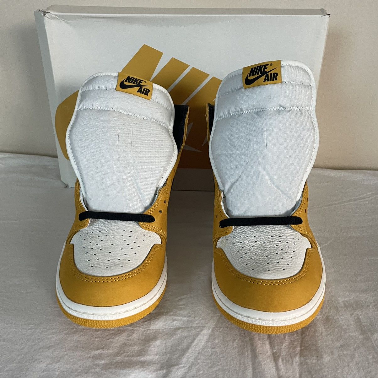 Jordan Brand × Nike Nike Air Jordan 1 Retro High Yellow Ochre Size 13 DZ5485-701 Size US 13 / EU 46 - 3 Thumbnail