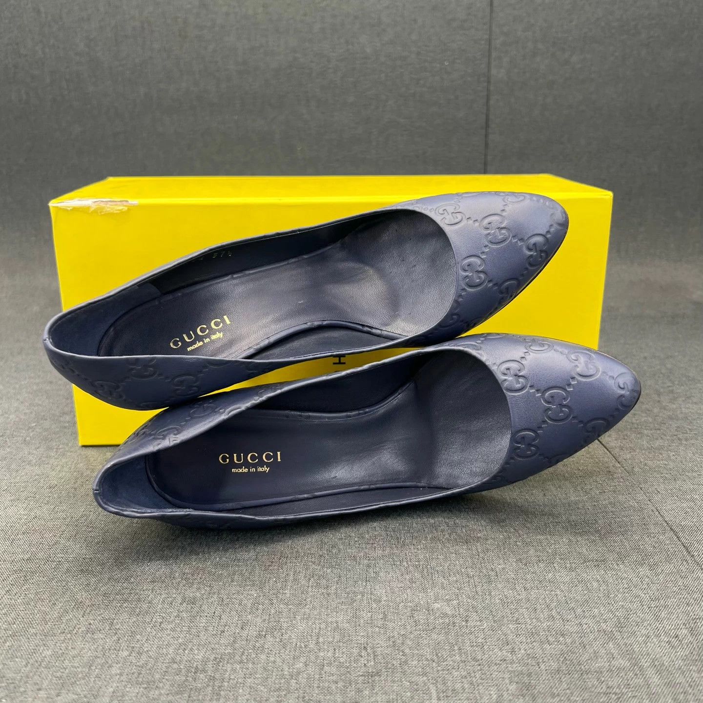 Gucci Gucci purple GG all over logo heels 37.5 worn Size US 7.5 / IT 37.5 - 4 Thumbnail