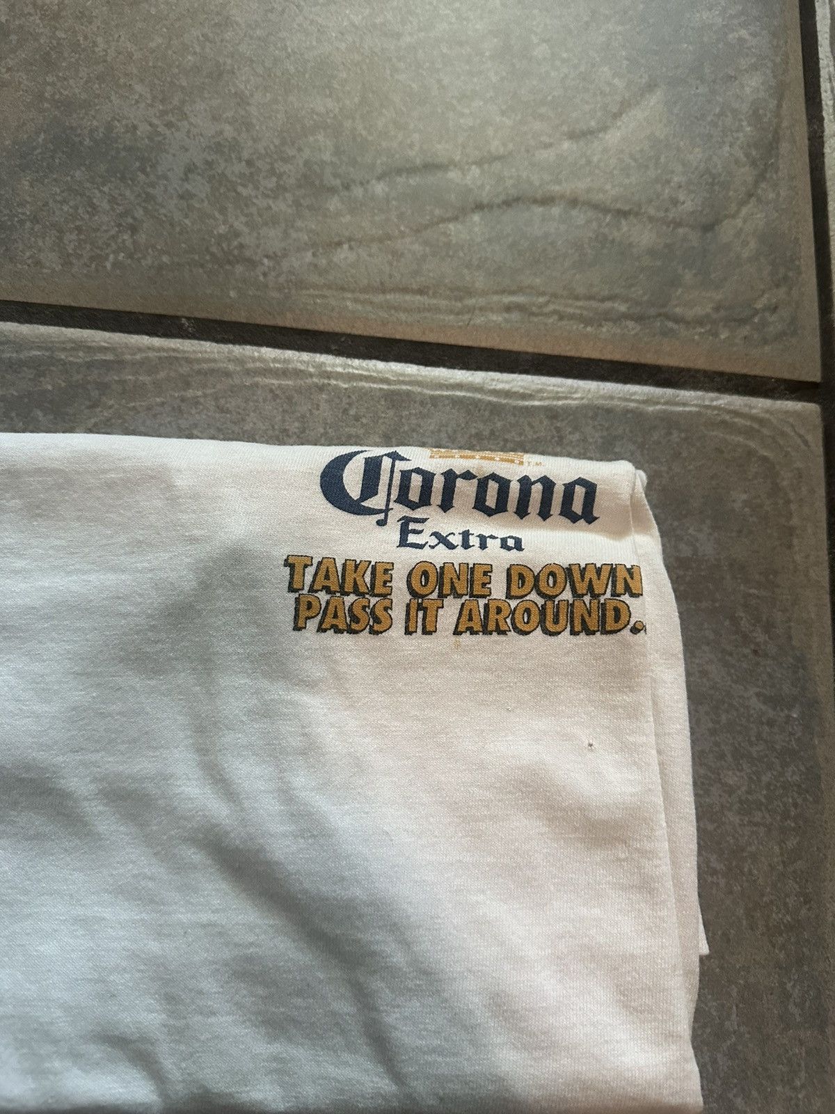 Vintage Vintage Corona 99 Bottles T-Shirt Size US XL / EU 56 / 4 - 5 Thumbnail
