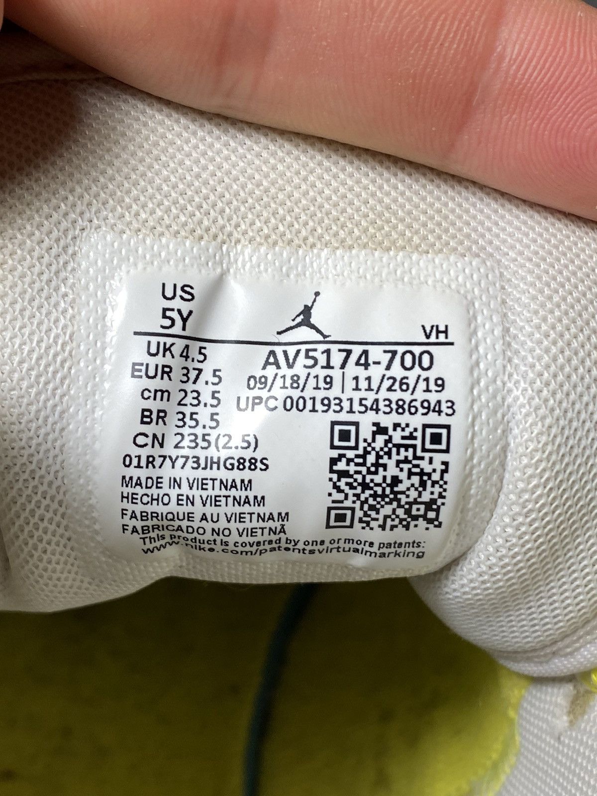 Jordan Brand × Nike Nike Air Jordan 1 Mid Dynamic Yellow Floral (GS) sneakers Size US 6.5 / IT 36.5 - 19 Thumbnail