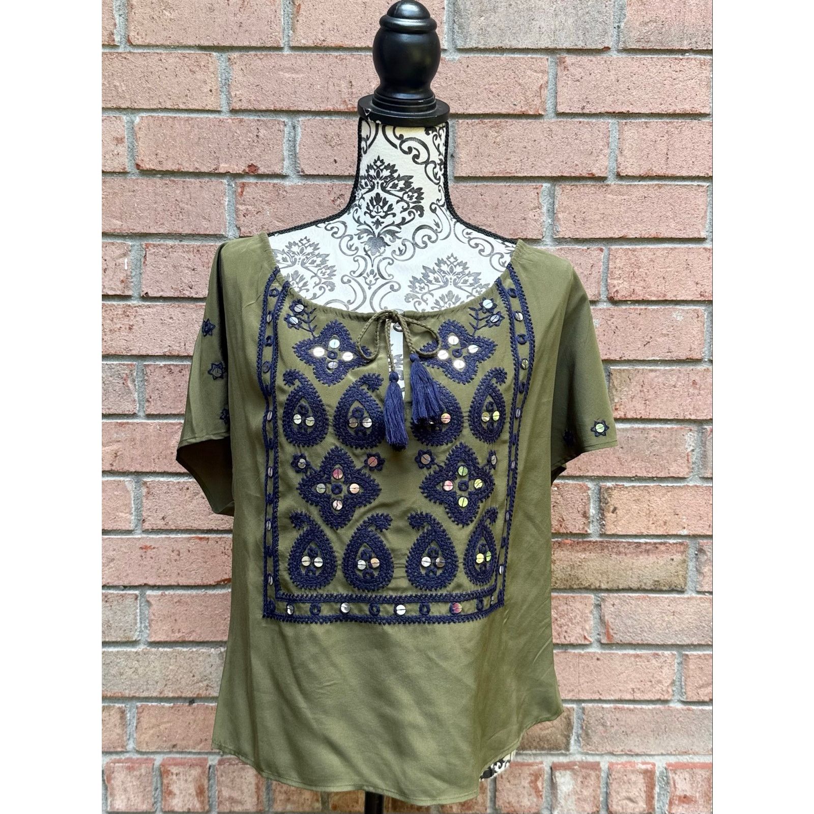Tory Burch NWT $325 Tory Burch Silk Embroidered Blouse Sz 4 Minor Flaws Size S / US 4 / IT 40 - 1 Thumbnail
