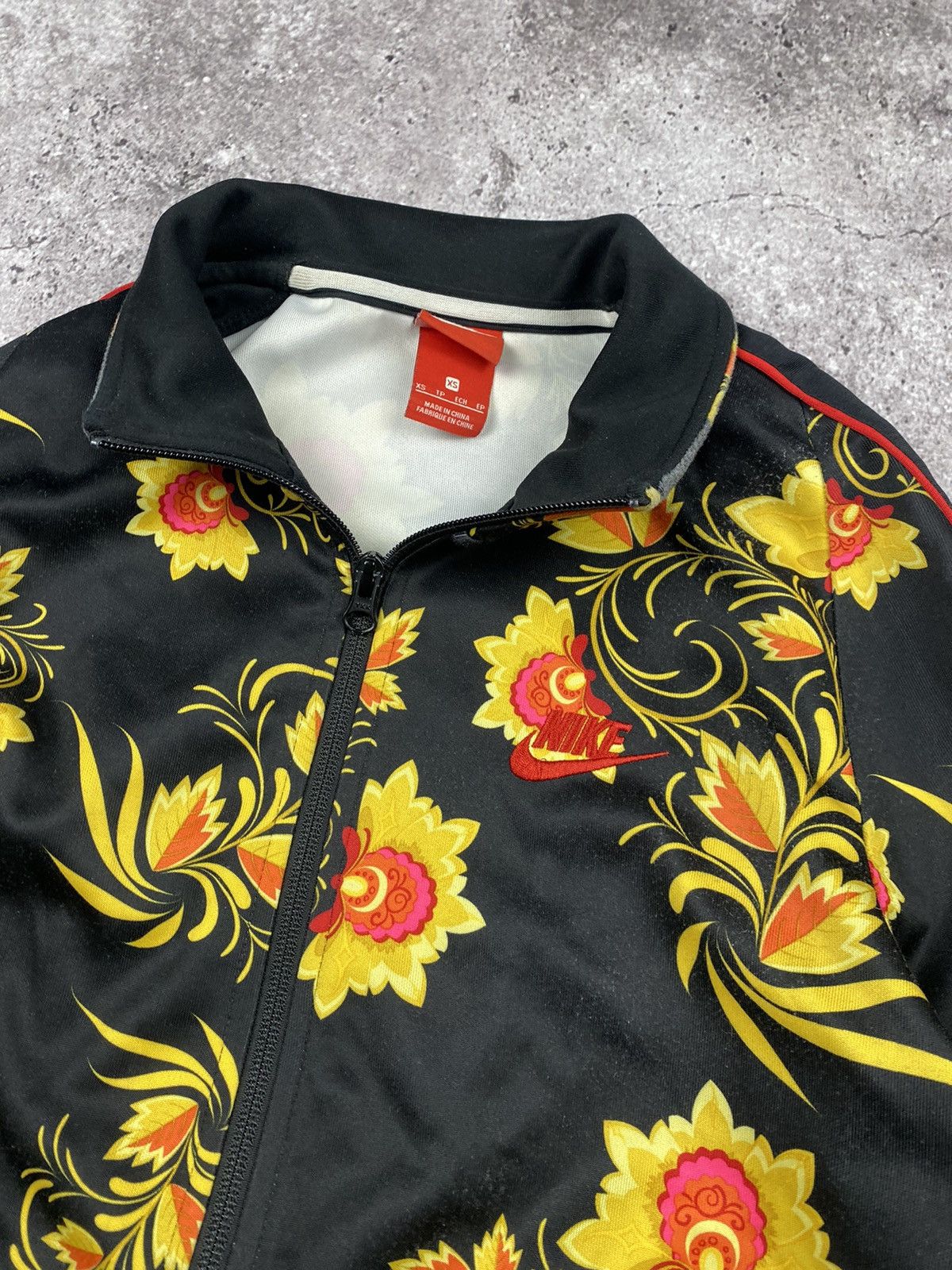Japanese Brand × Nike × Vintage Nike Sportswear floral print track jacket Japan Y2K Size US S / EU 44-46 / 1 - 2 Thumbnail