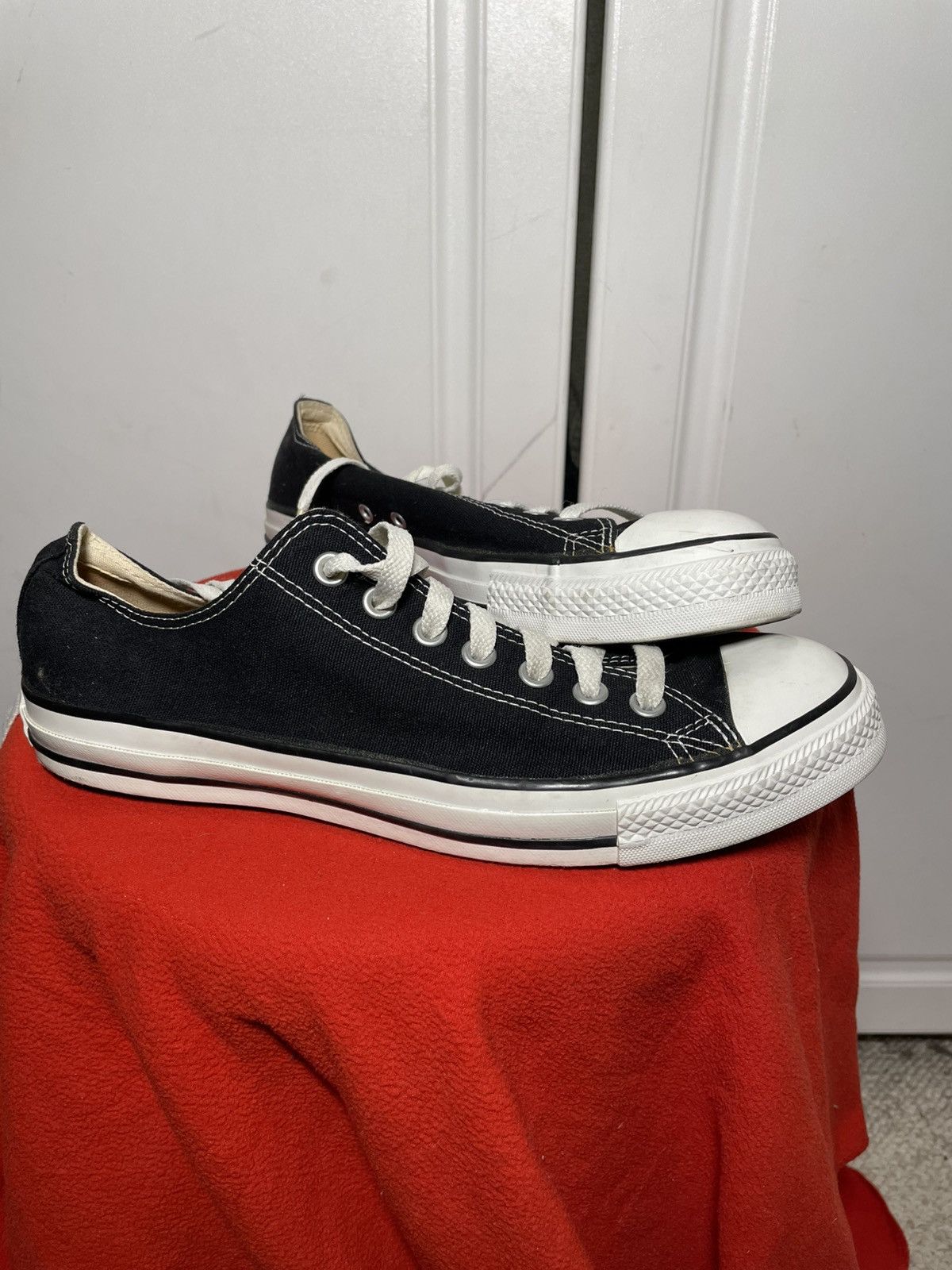 Converse Classic Chuck Taylor Size US 10 / EU 43 - 2 Thumbnail