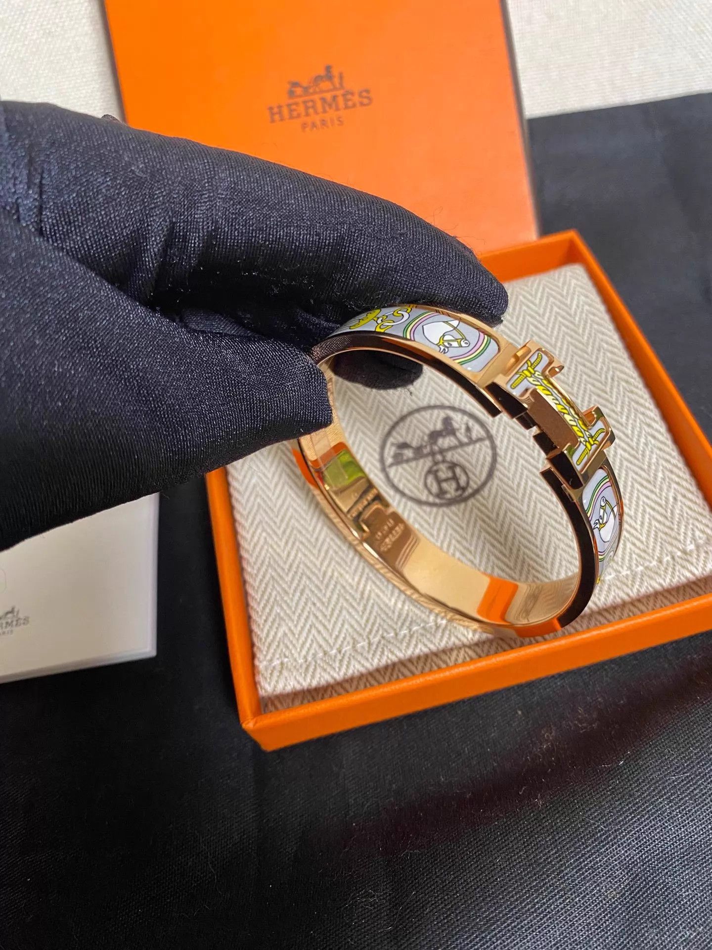 Hermes Hermes Painted Enamel Bracelet 99 New w/ Box Size ONE SIZE - 7 Thumbnail