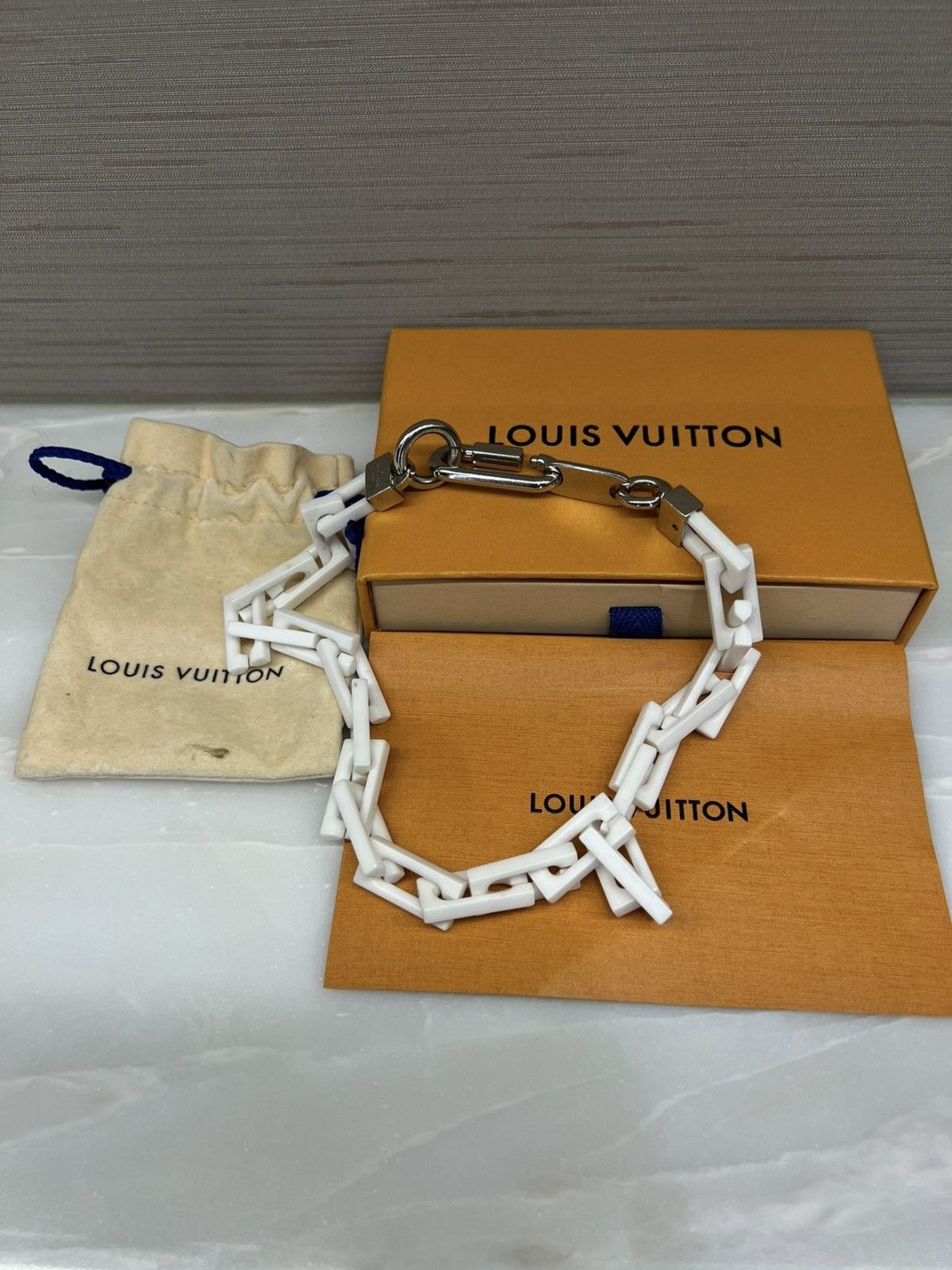 Louis Vuitton Louis Vuitton White Ceramic Chain Necklace By Virgil Abloh Size ONE SIZE - 1 Thumbnail