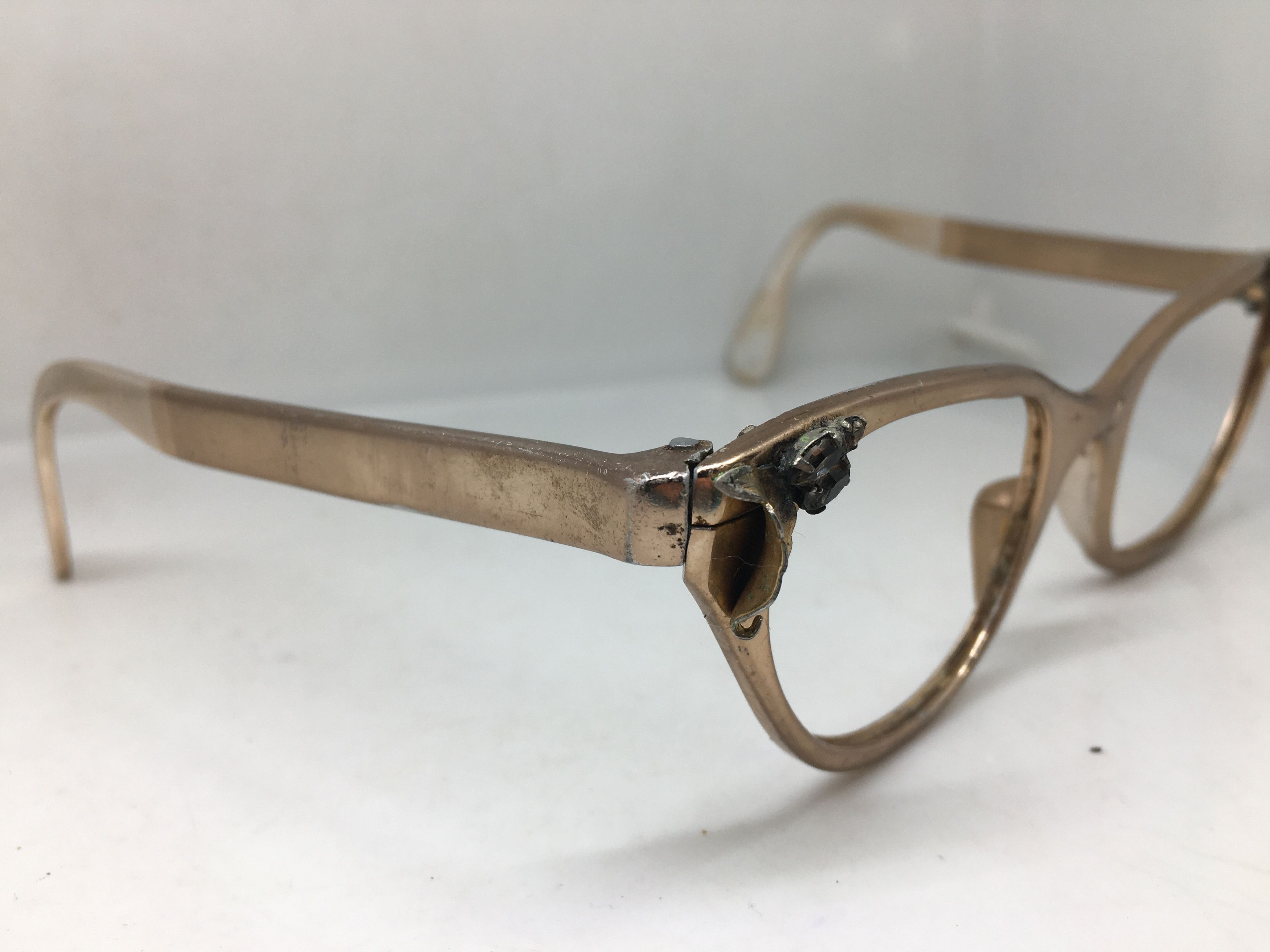 Vintage Vintage 50s TURA Woman Aluminum Brown Cateye Eyeglasses Size ONE SIZE - 2 Thumbnail