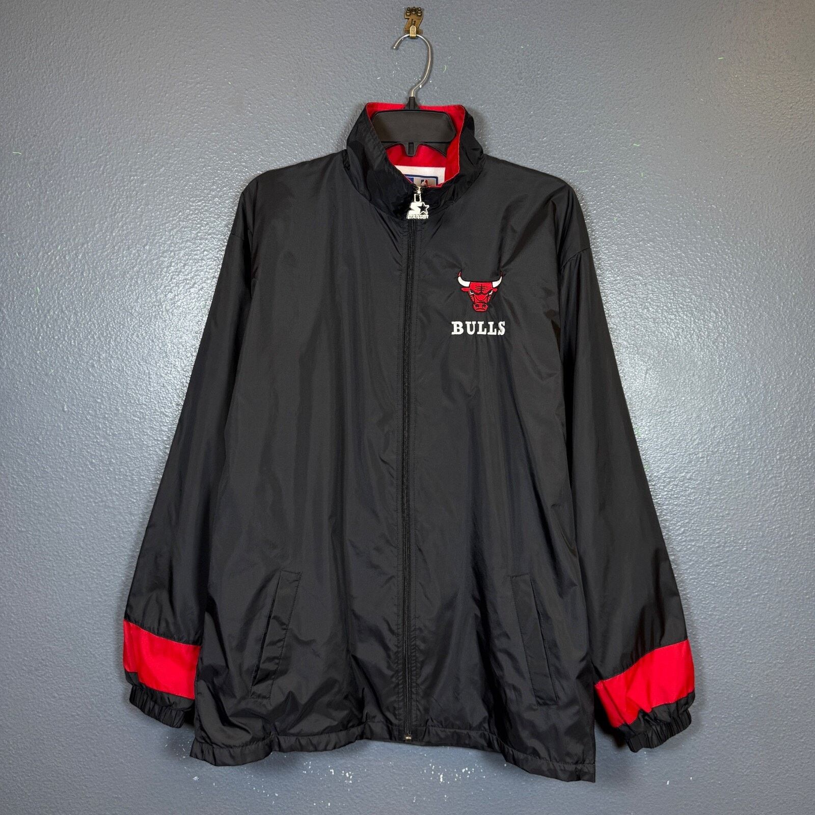 Starter Starter XL men Black Chicago Bulls NBA Nylon jacket vintage Size US XL / EU 56 / 4 - 6 Thumbnail