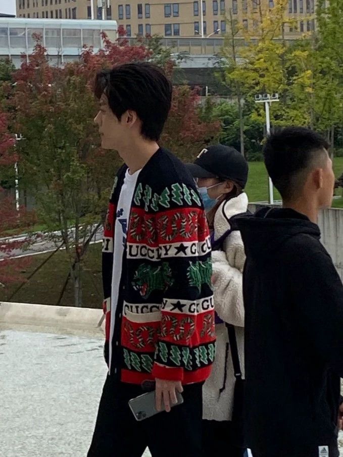 Gucci Gucci Classic Element Logo Full Print Knitted Cardigan jack Size US S / EU 44-46 / 1 - 8 Thumbnail