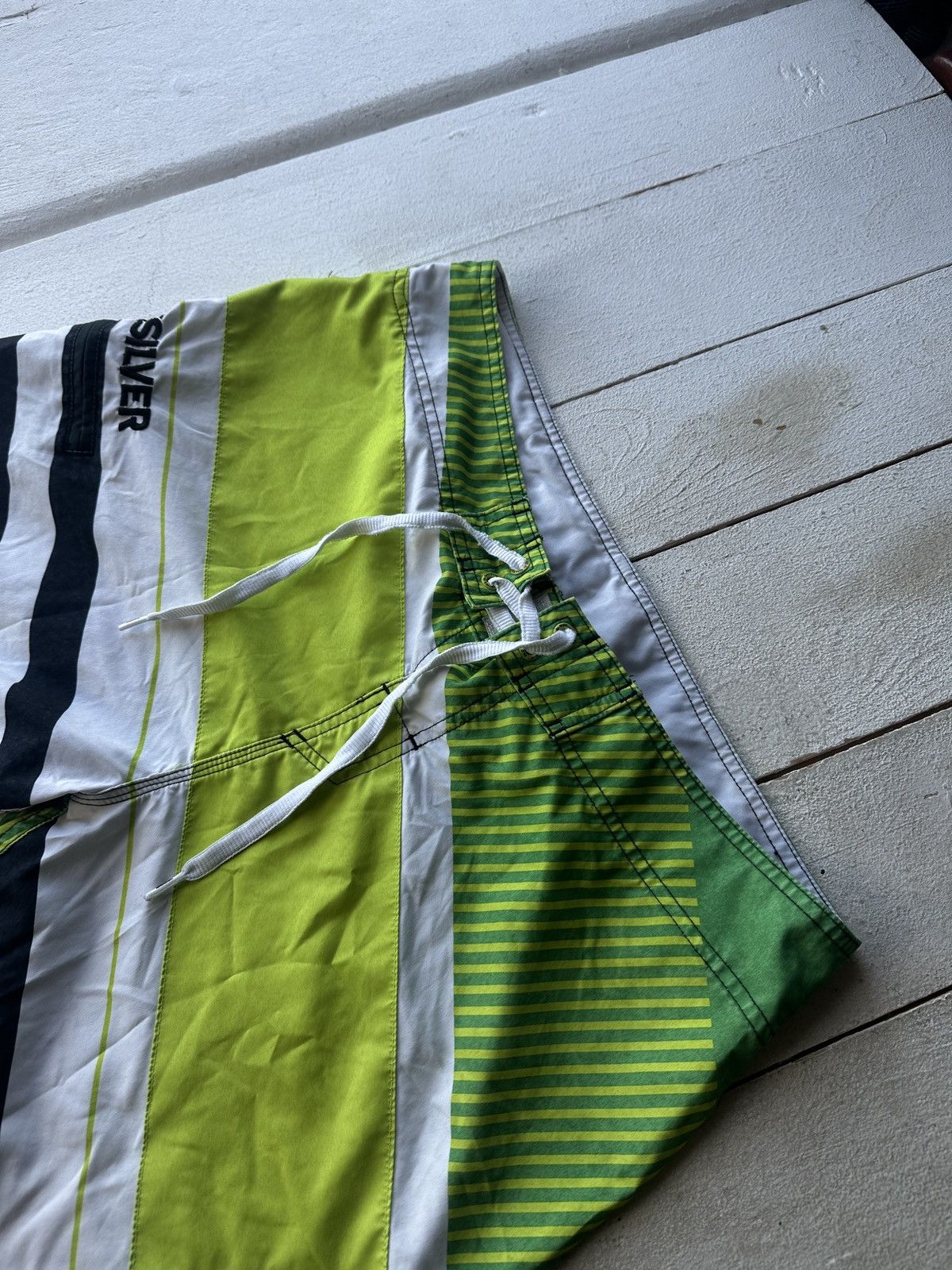 Quiksilver 🚨Vintage Quiksilver Shorts Big Logo Y2K Style 90s Surfing Size US 34 / EU 50 - 2 Thumbnail