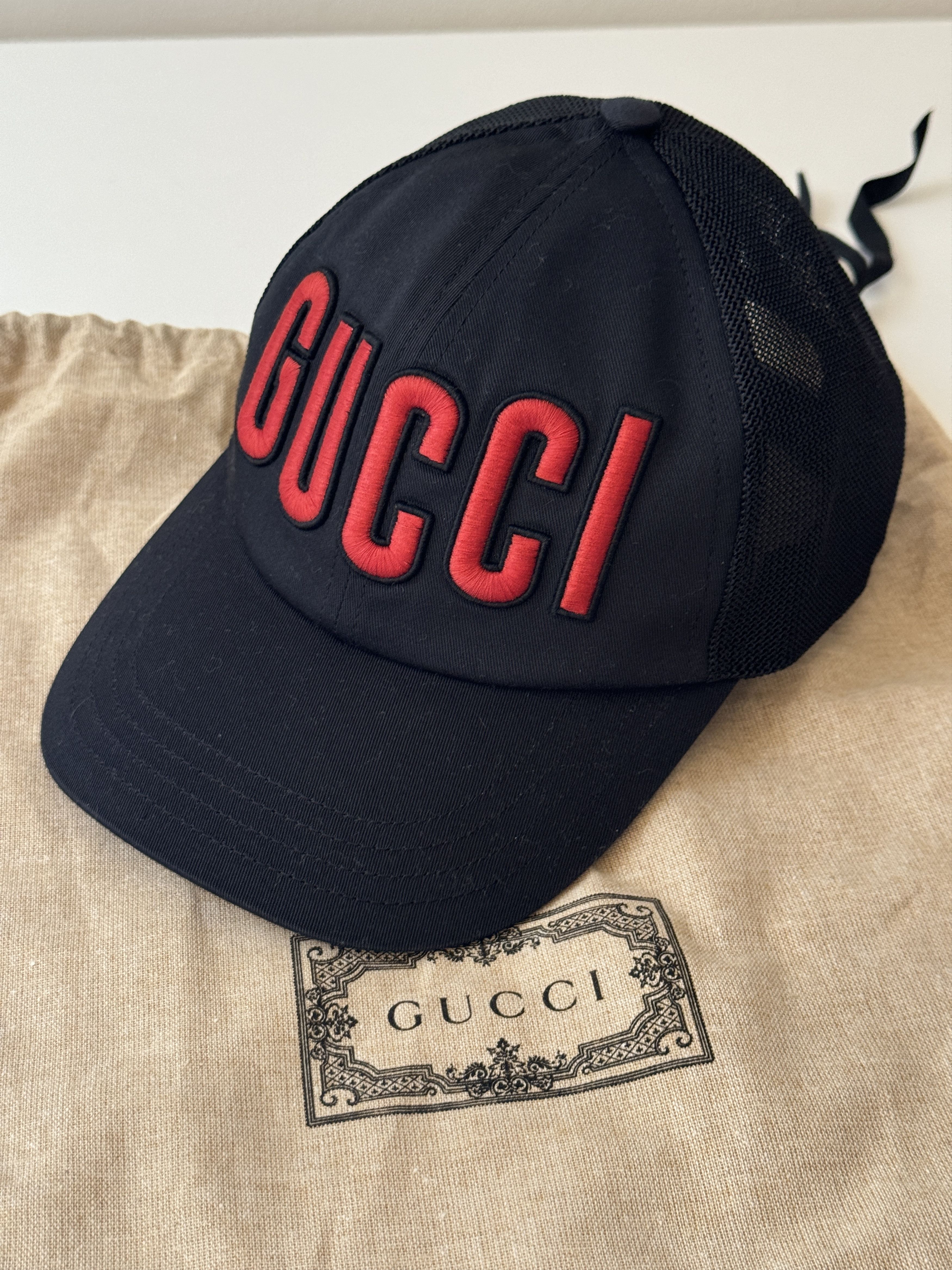 Gucci Size S - Gucci Embroidered Logo Baseball Cap black red patch Size ONE SIZE - 1 Thumbnail