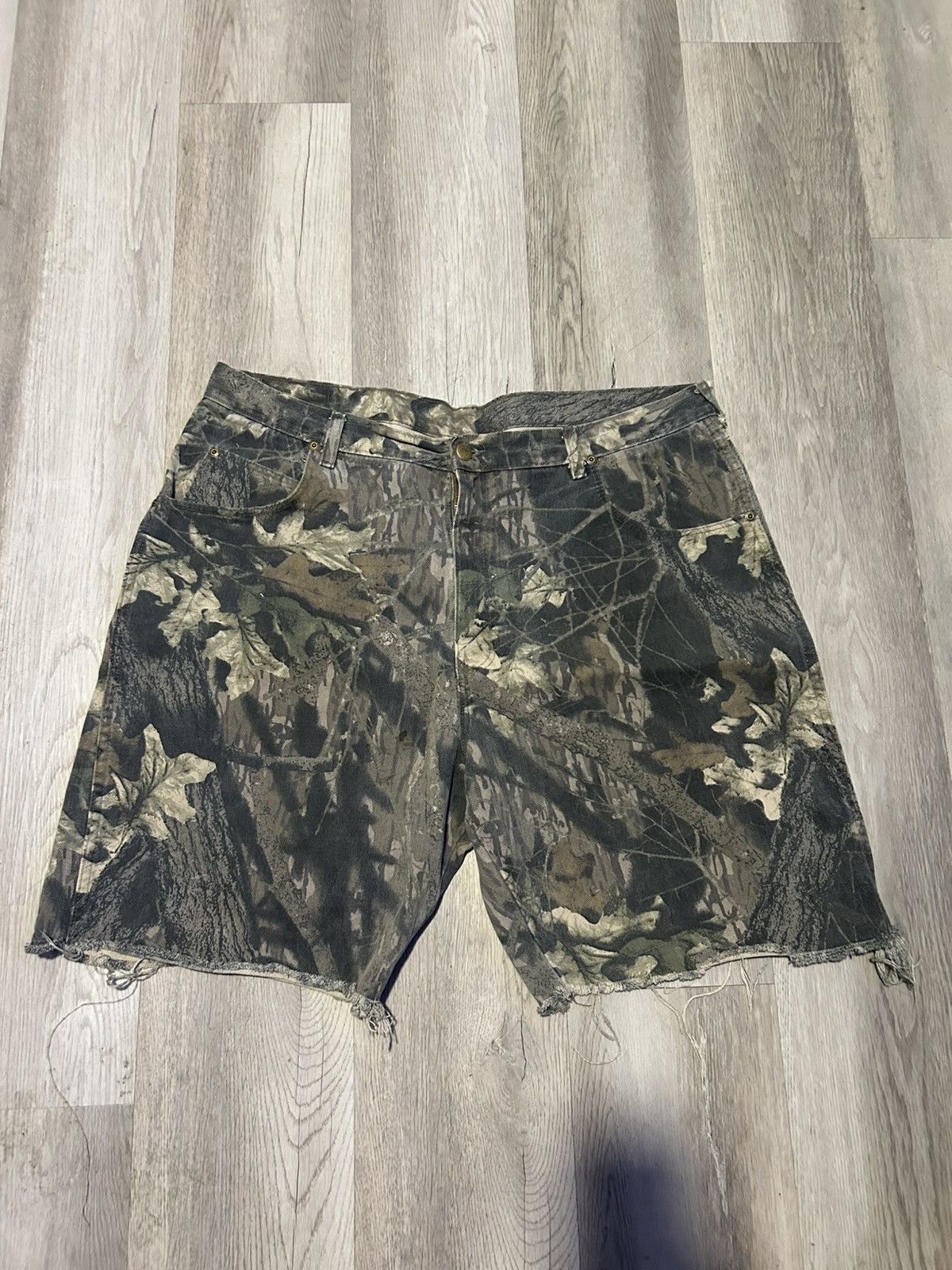 Vintage VINTAGE WRANGLER CAMO JORTS FITS LIKE 36 Size US 36 / EU 52 - 1 Thumbnail